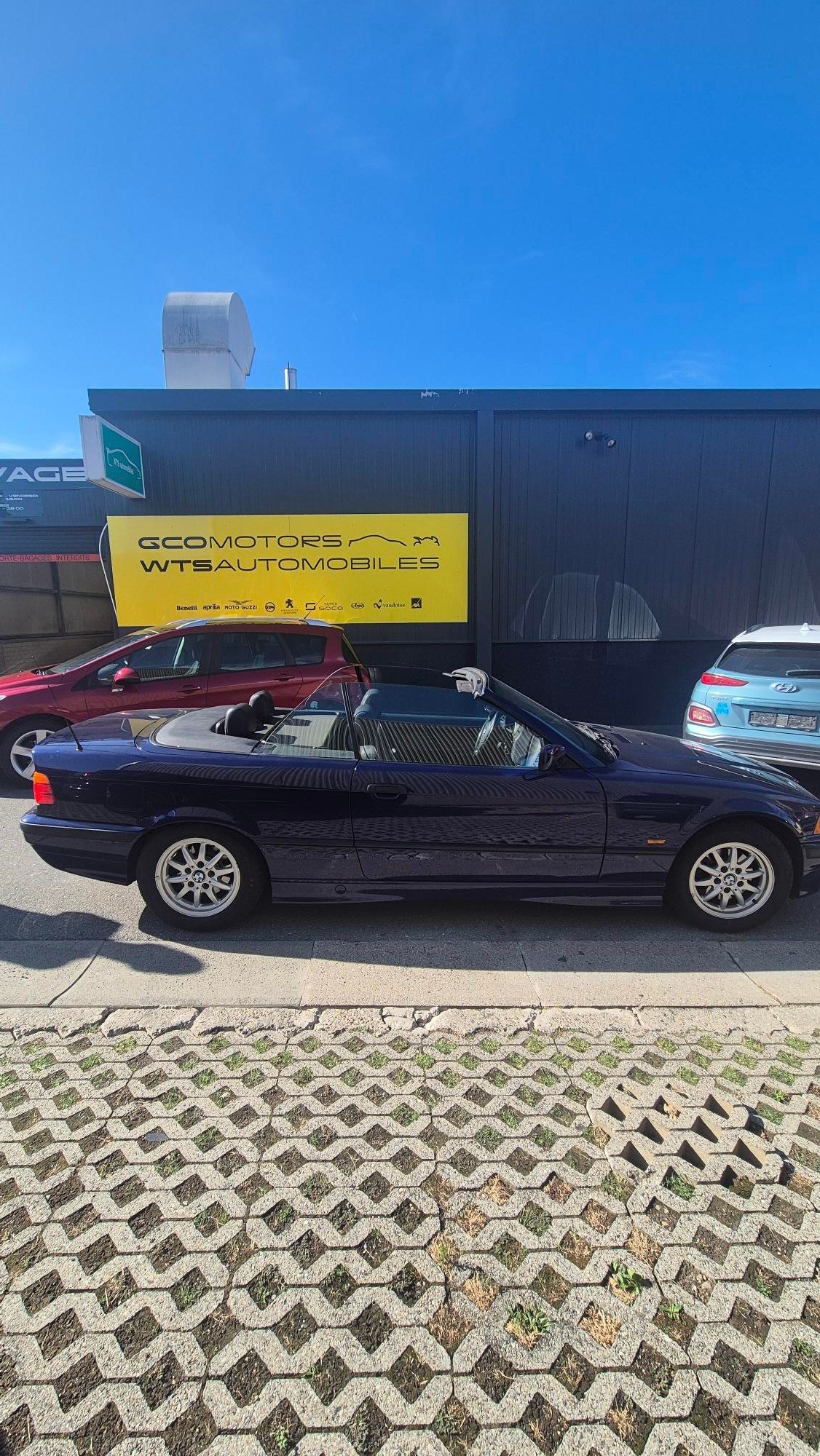 BMW 320-image-10