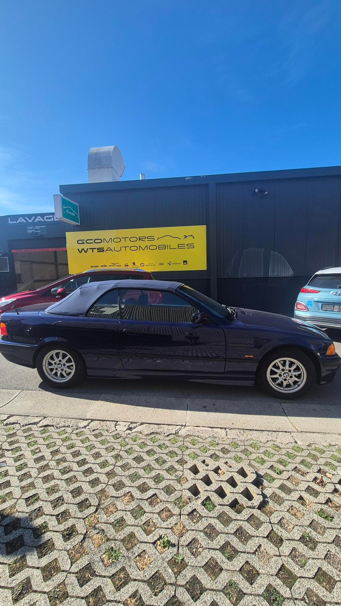 BMW 320-image-1