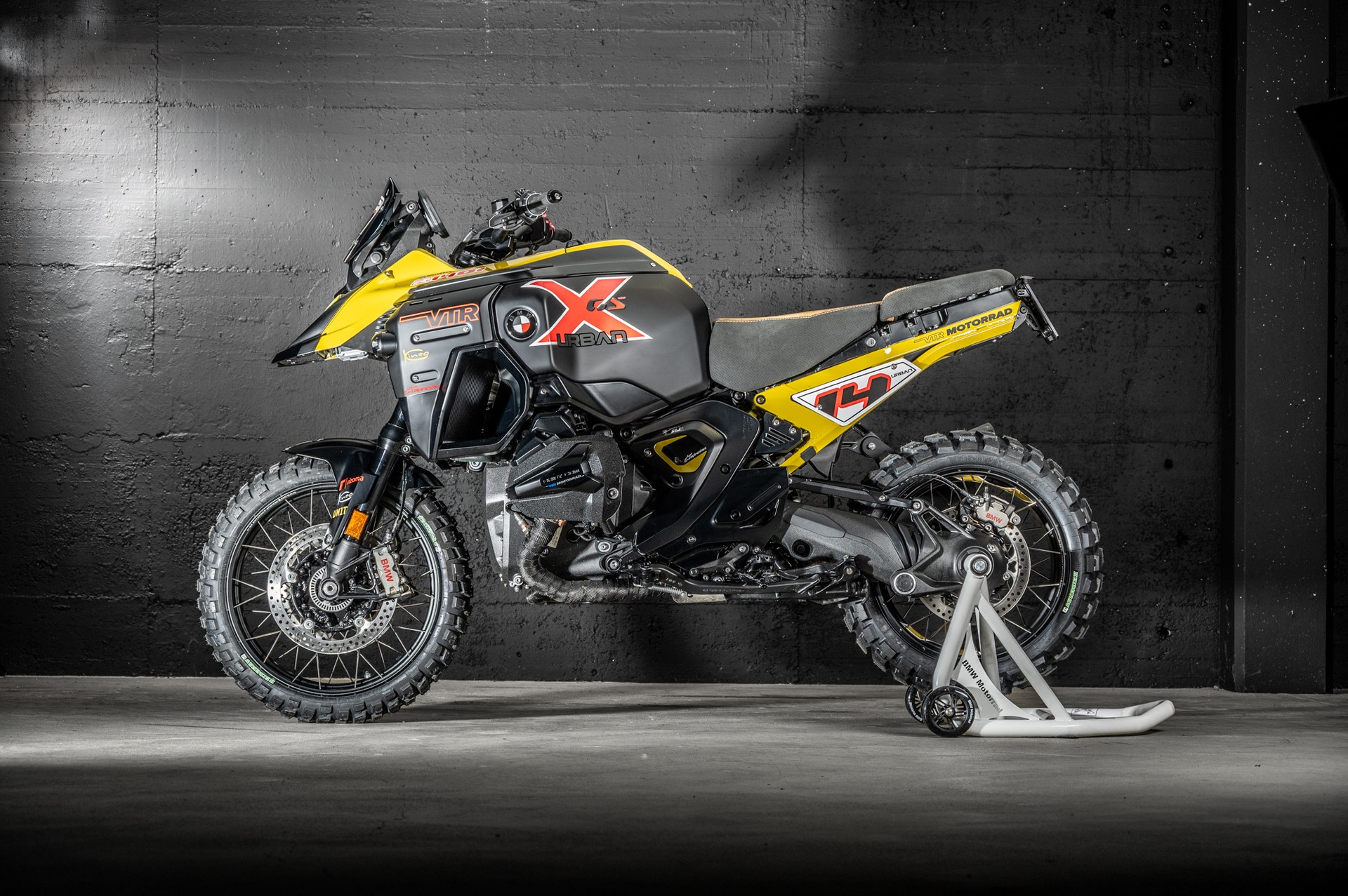 BMW R 1300 GS Adventure-showroom-element-1