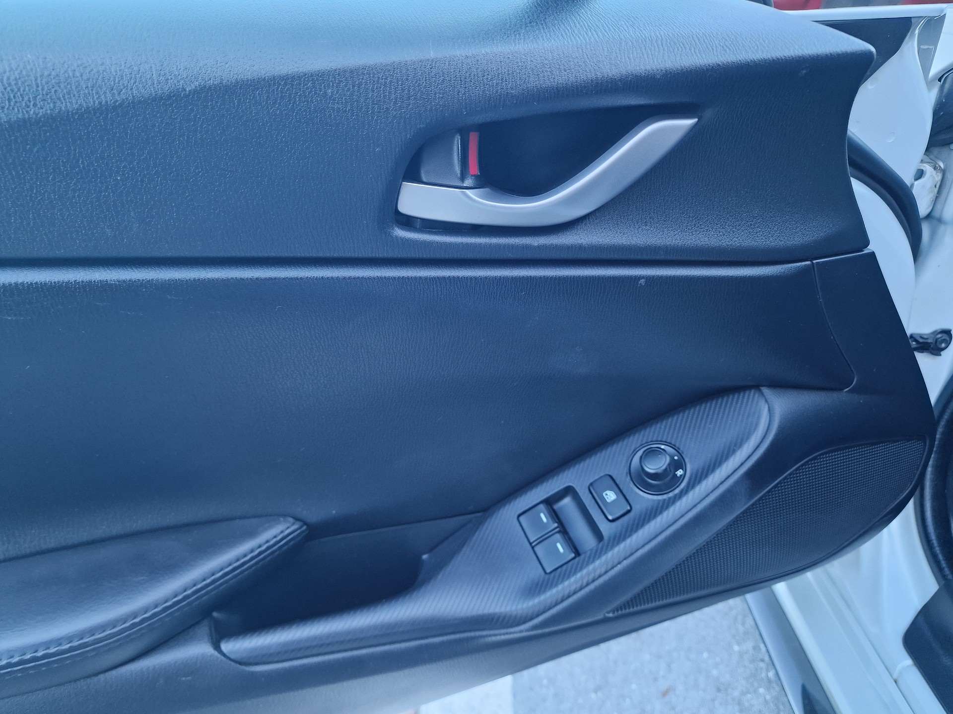 MAZDA MX-5 SKYACTIV-G 132 Challenge hellsilber met. 24Mt Gara-image-18