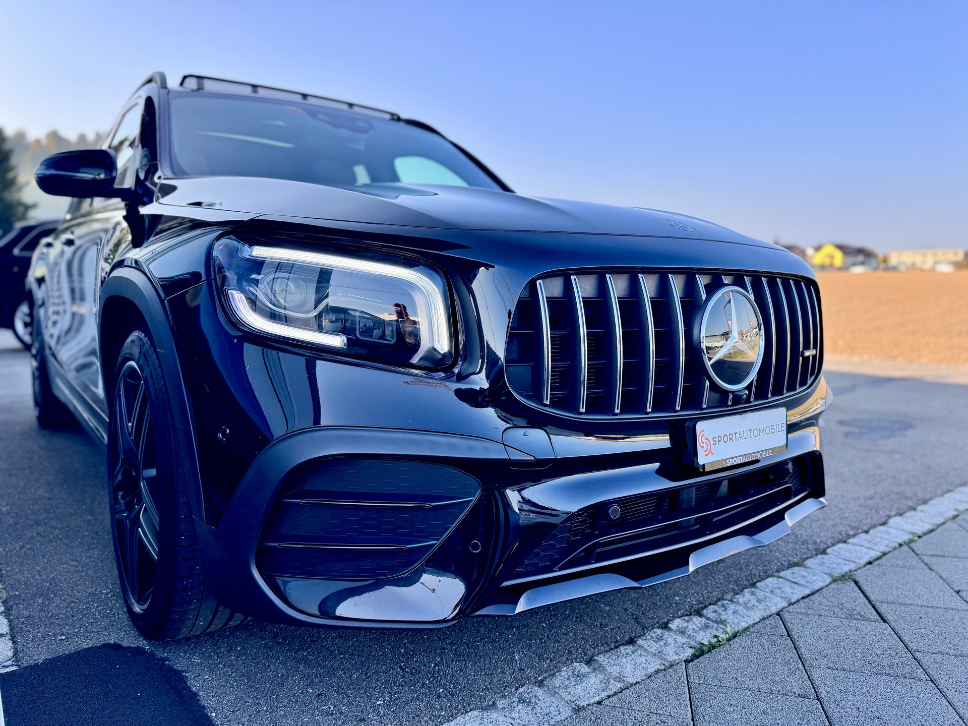 MERCEDES-BENZ GLB 35 AMG 4Matic 8G-Tronic-image-6