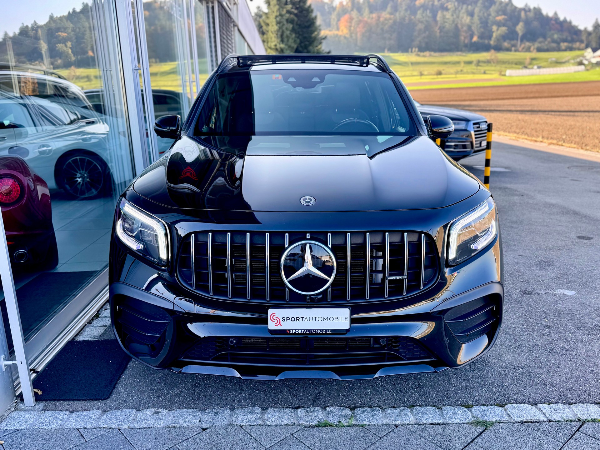 MERCEDES-BENZ GLB 35 AMG 4Matic 8G-Tronic-showroom-element-2