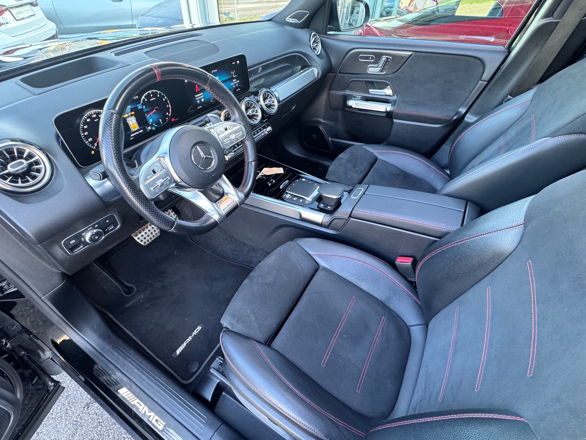 MERCEDES-BENZ GLB 35 AMG 4Matic 8G-Tronic-image-11