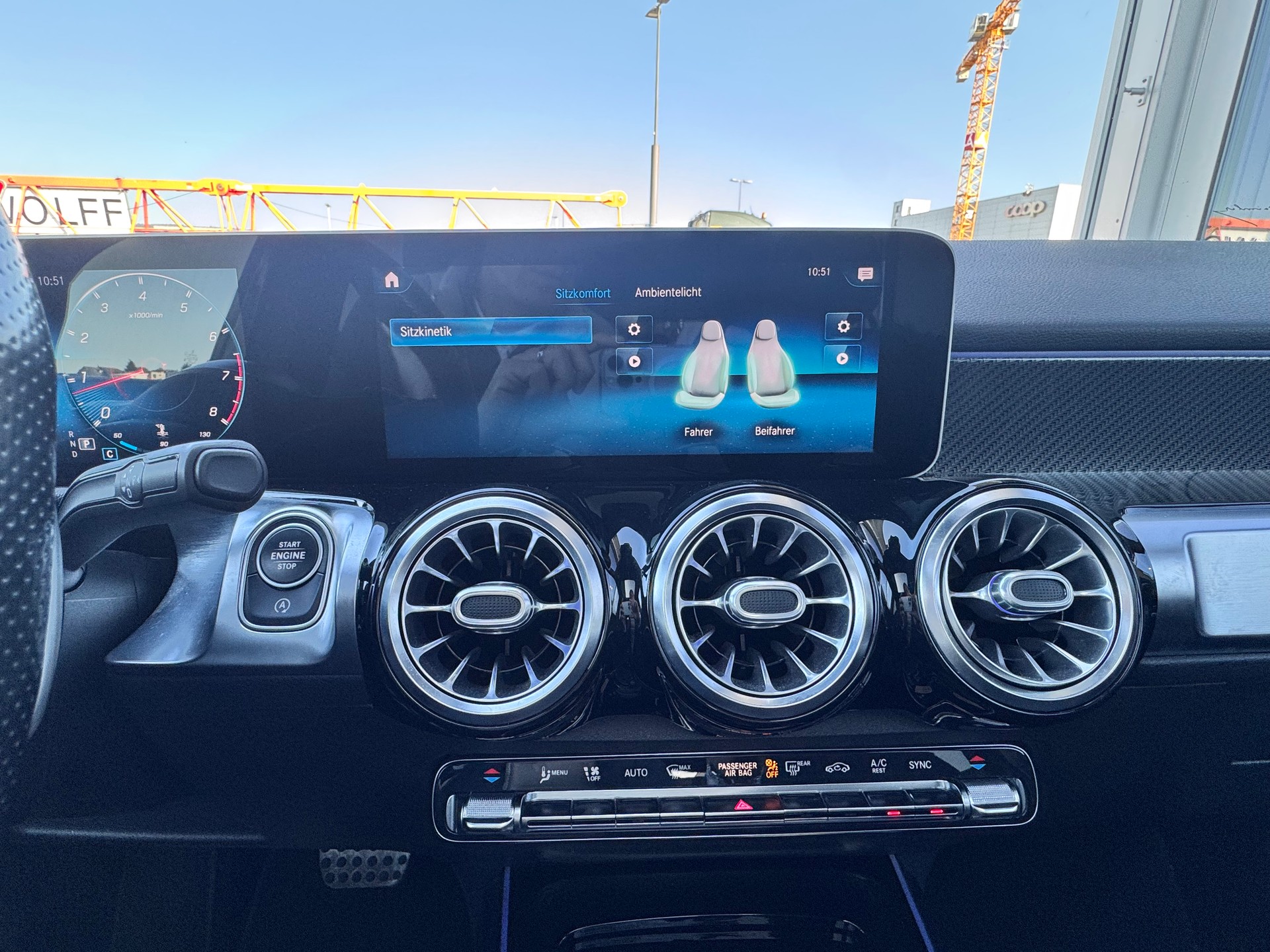 MERCEDES-BENZ GLB 35 AMG 4Matic 8G-Tronic-image-16