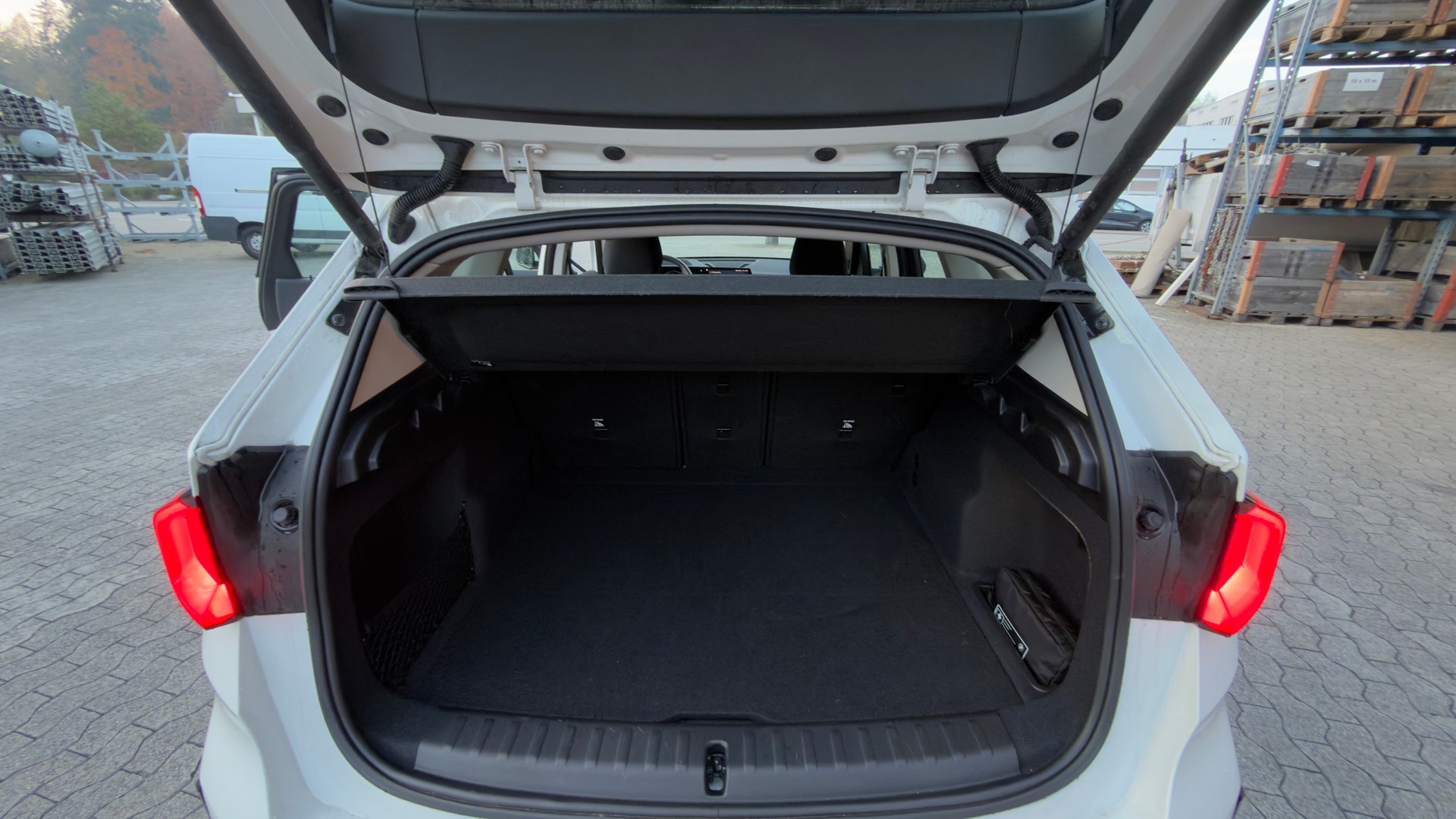 BMW X1 sDrive 18d-image-23