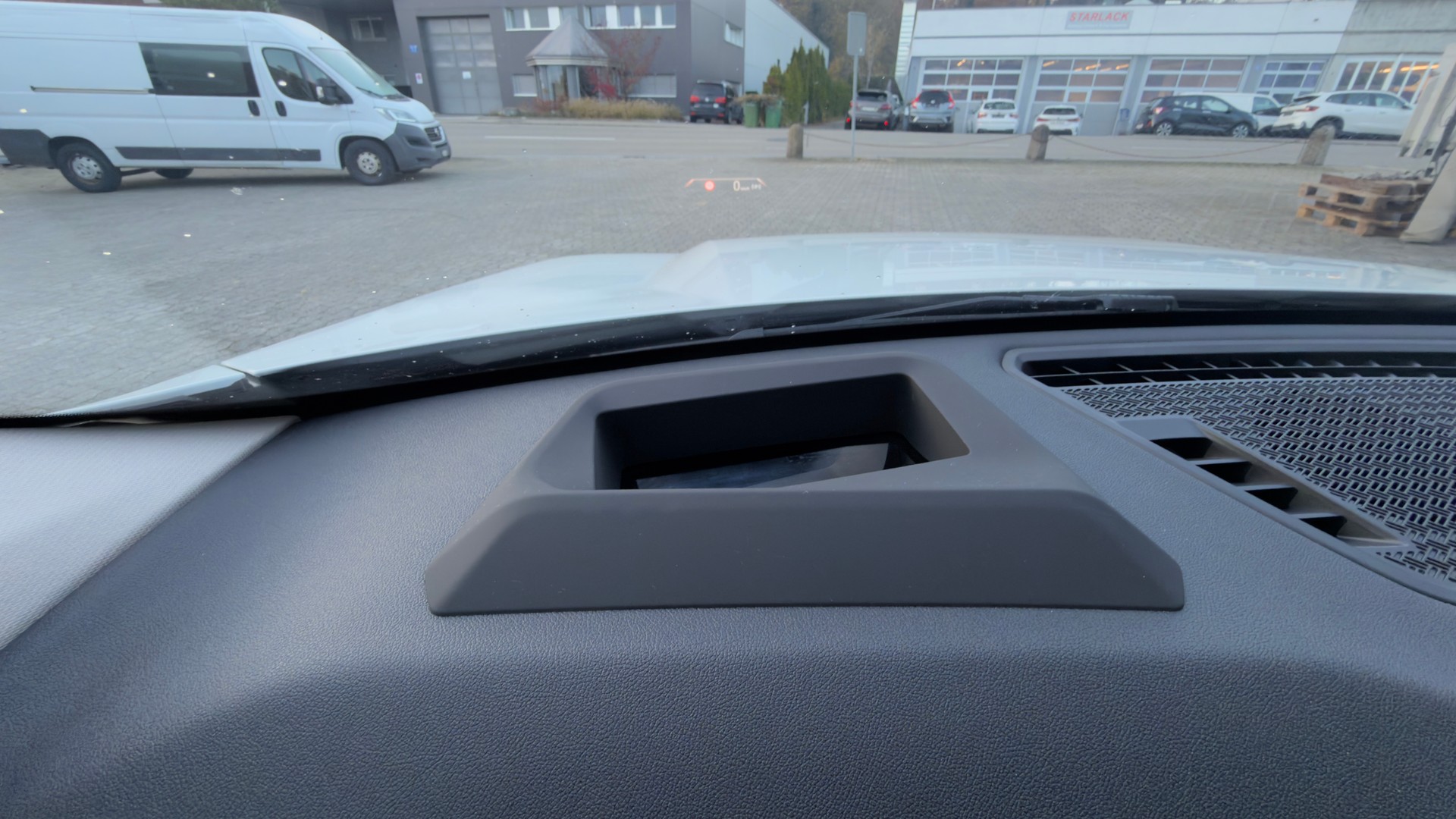 BMW X1 sDrive 18d-image-19
