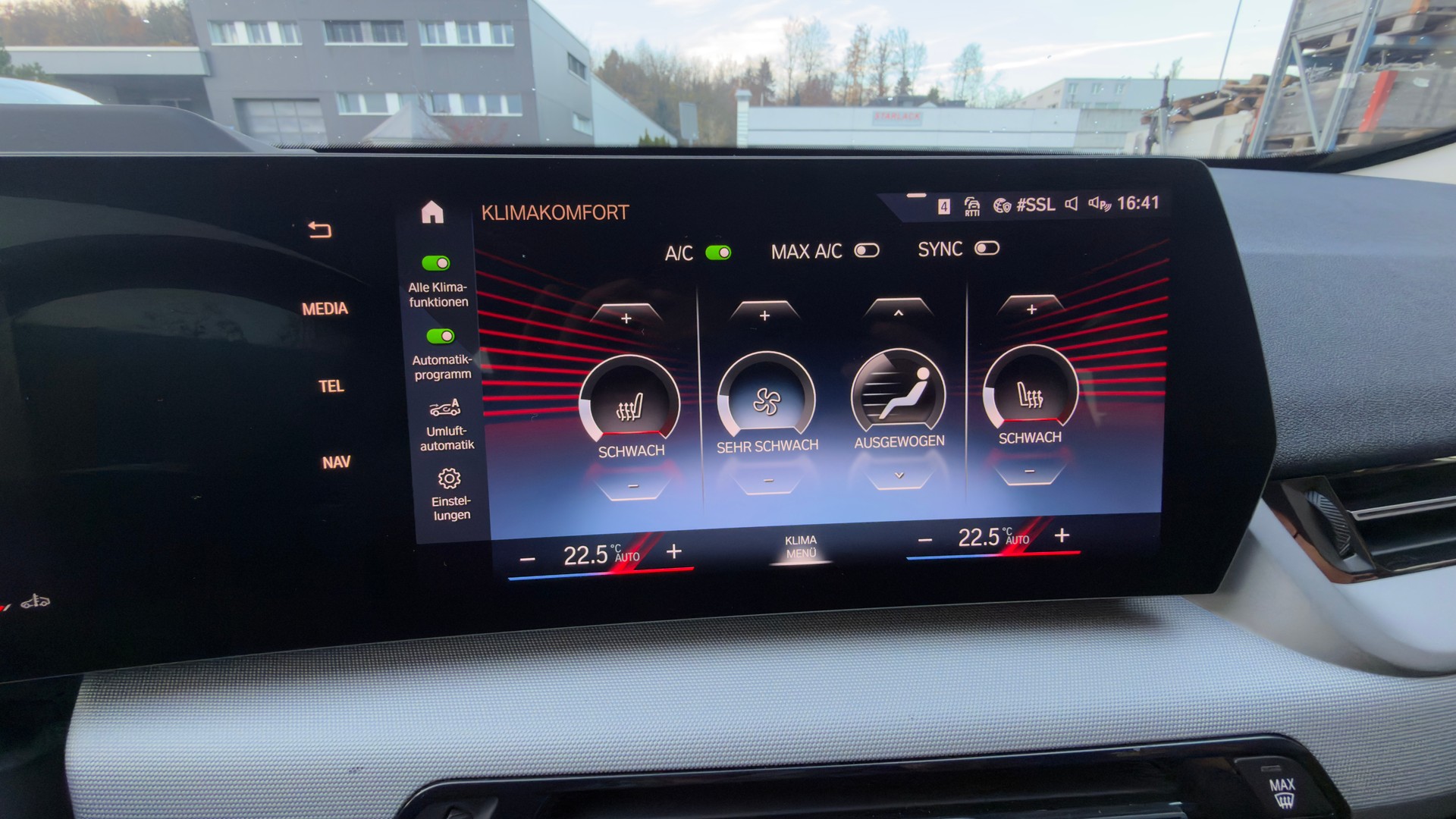 BMW X1 sDrive 18d-image-16
