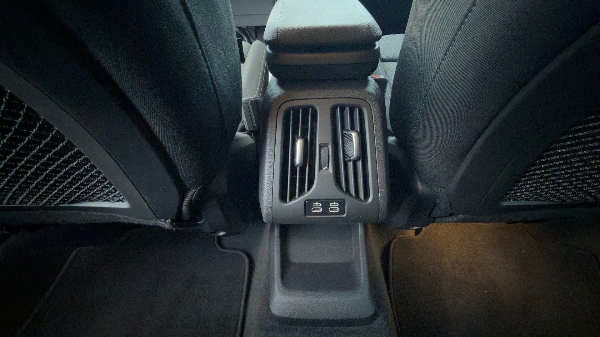 BMW X1 sDrive 18d-image-21