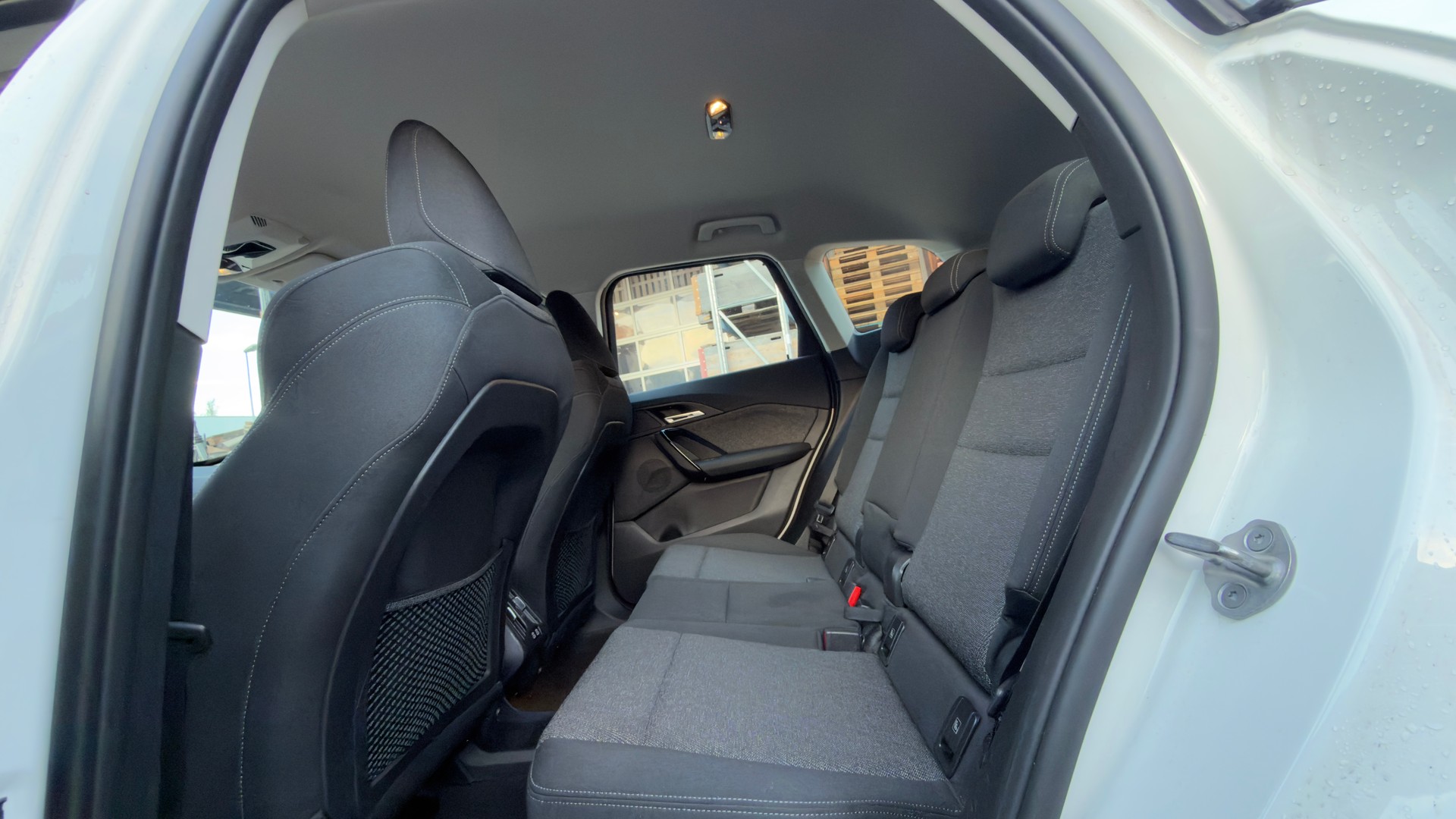 BMW X1 sDrive 18d-image-22