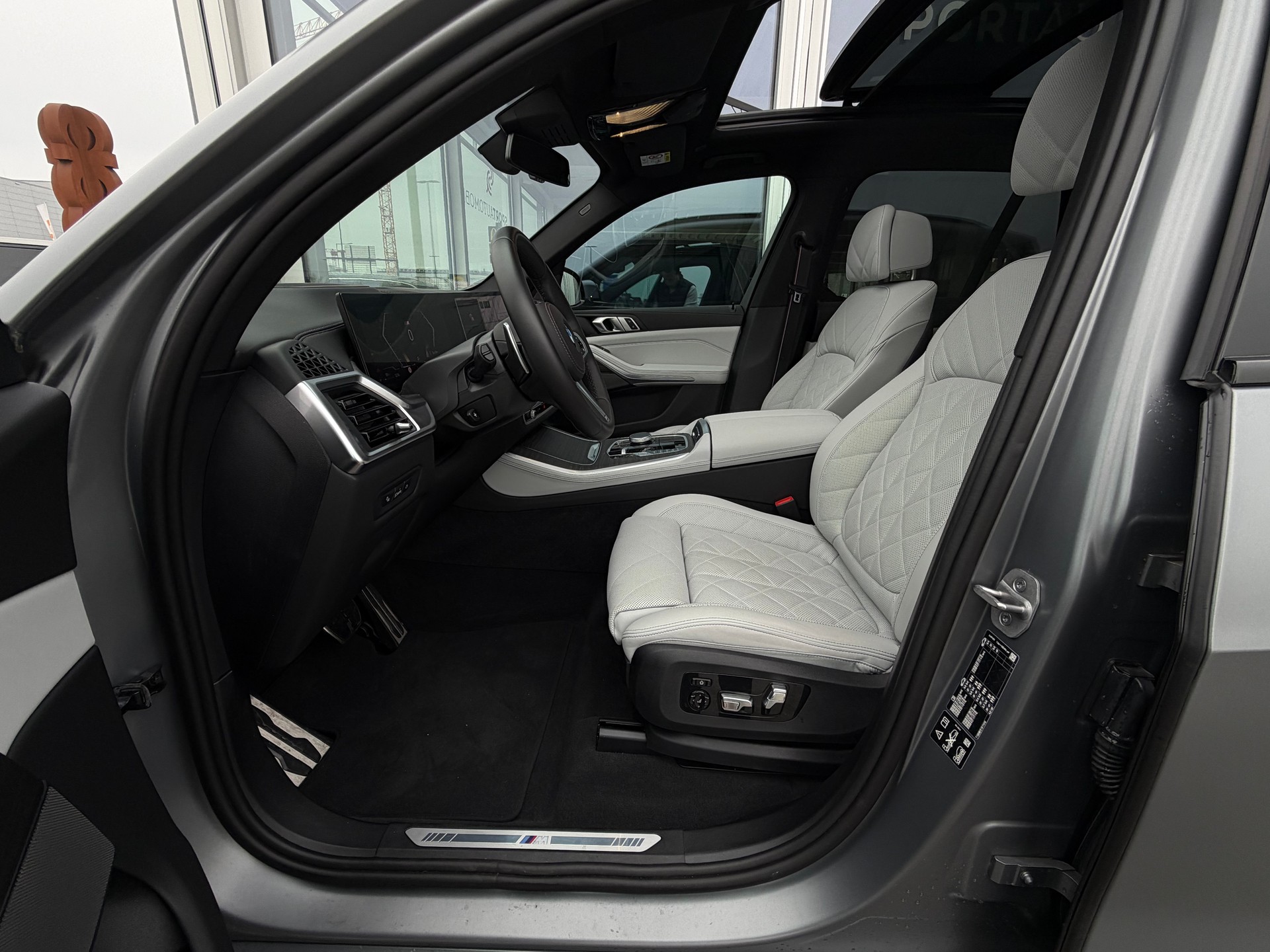 BMW X5 xDrive 48V 30d M Sport Pro Steptronic-image-15