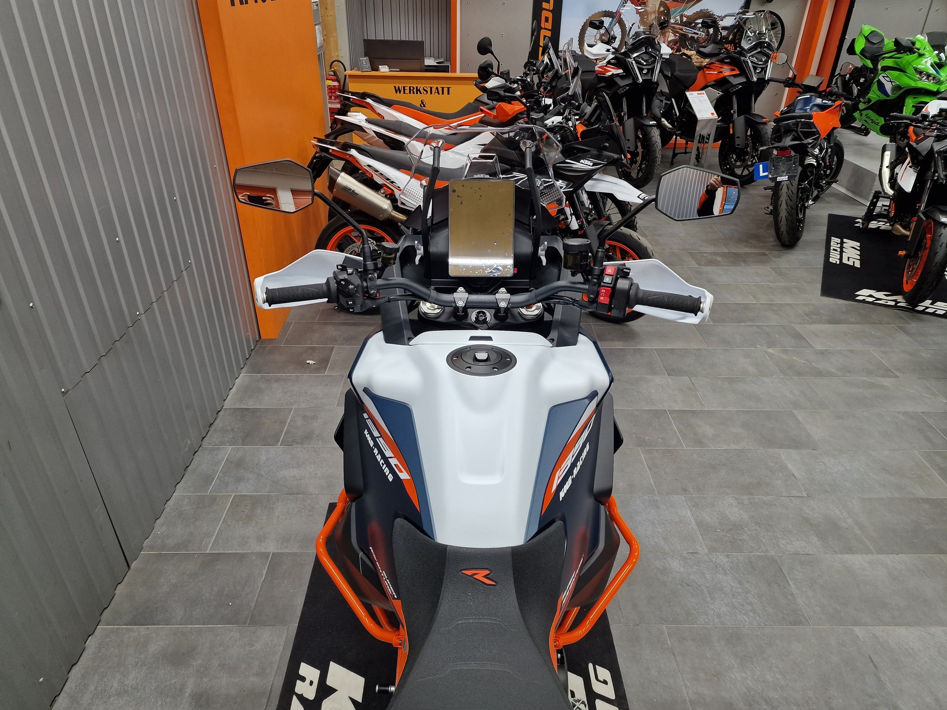 KTM 1390 Super Adventure R-image-6