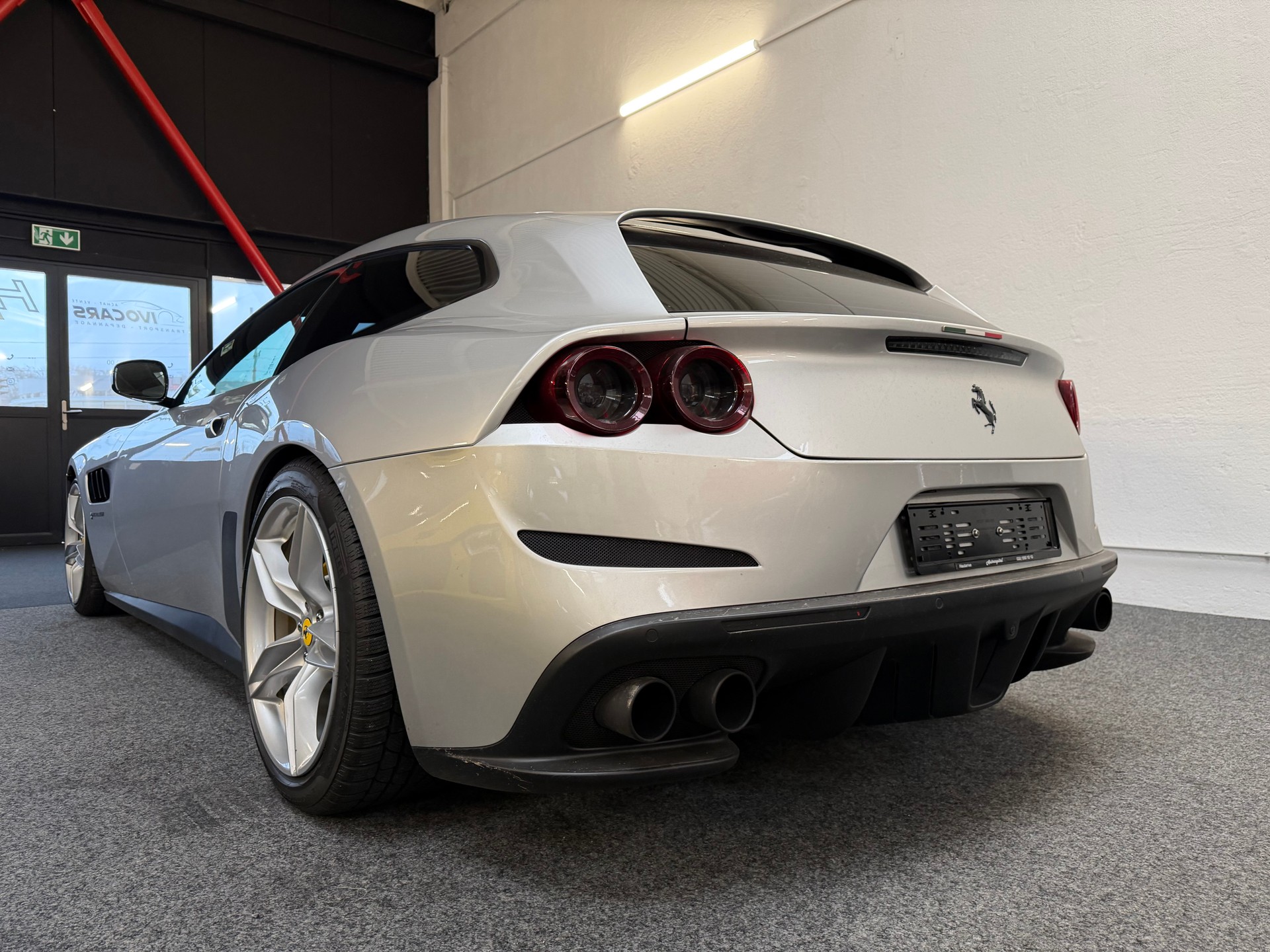 FERRARI GTC 4 Lusso-image-4