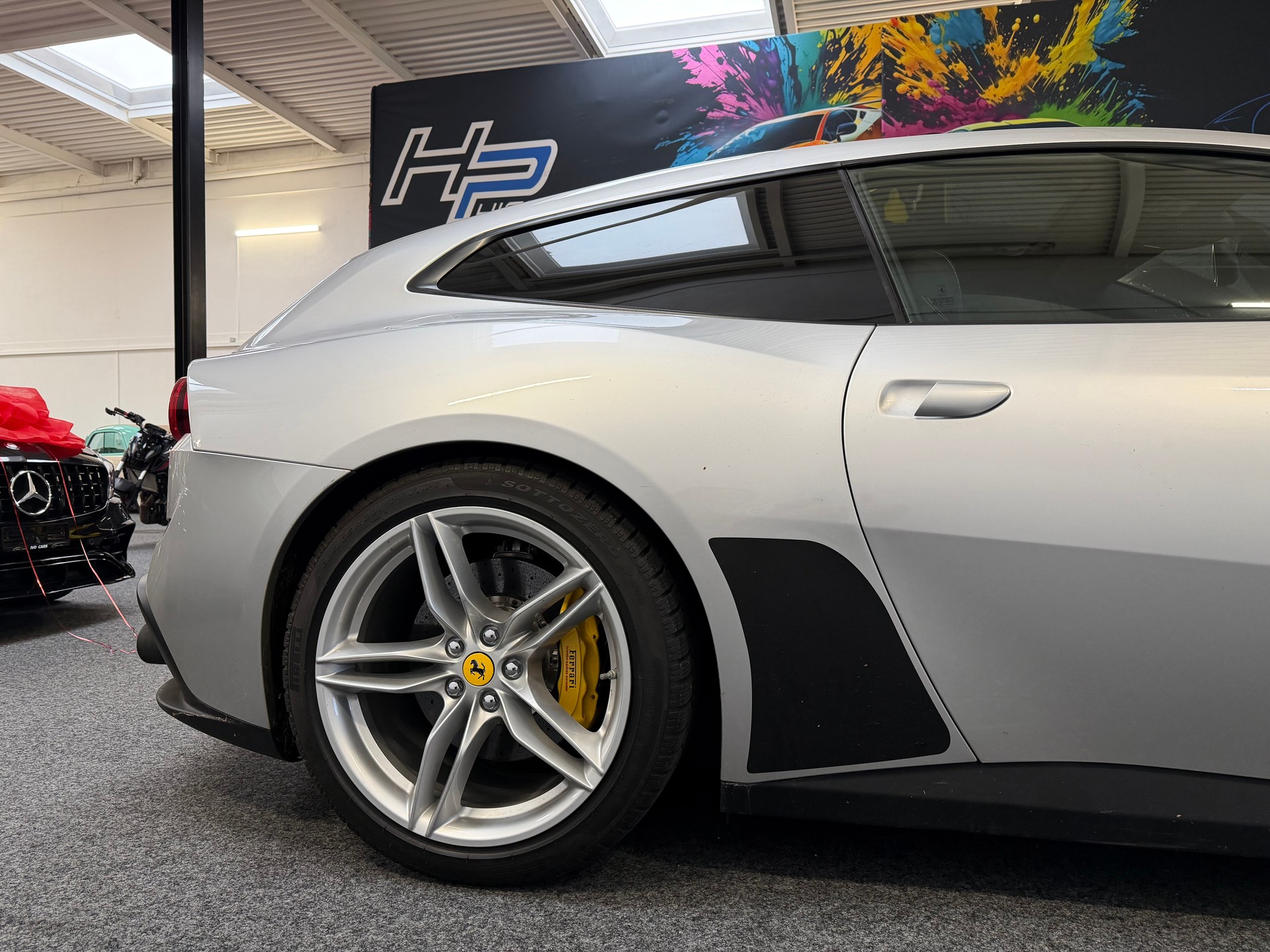 FERRARI GTC 4 Lusso-showroom-element-1