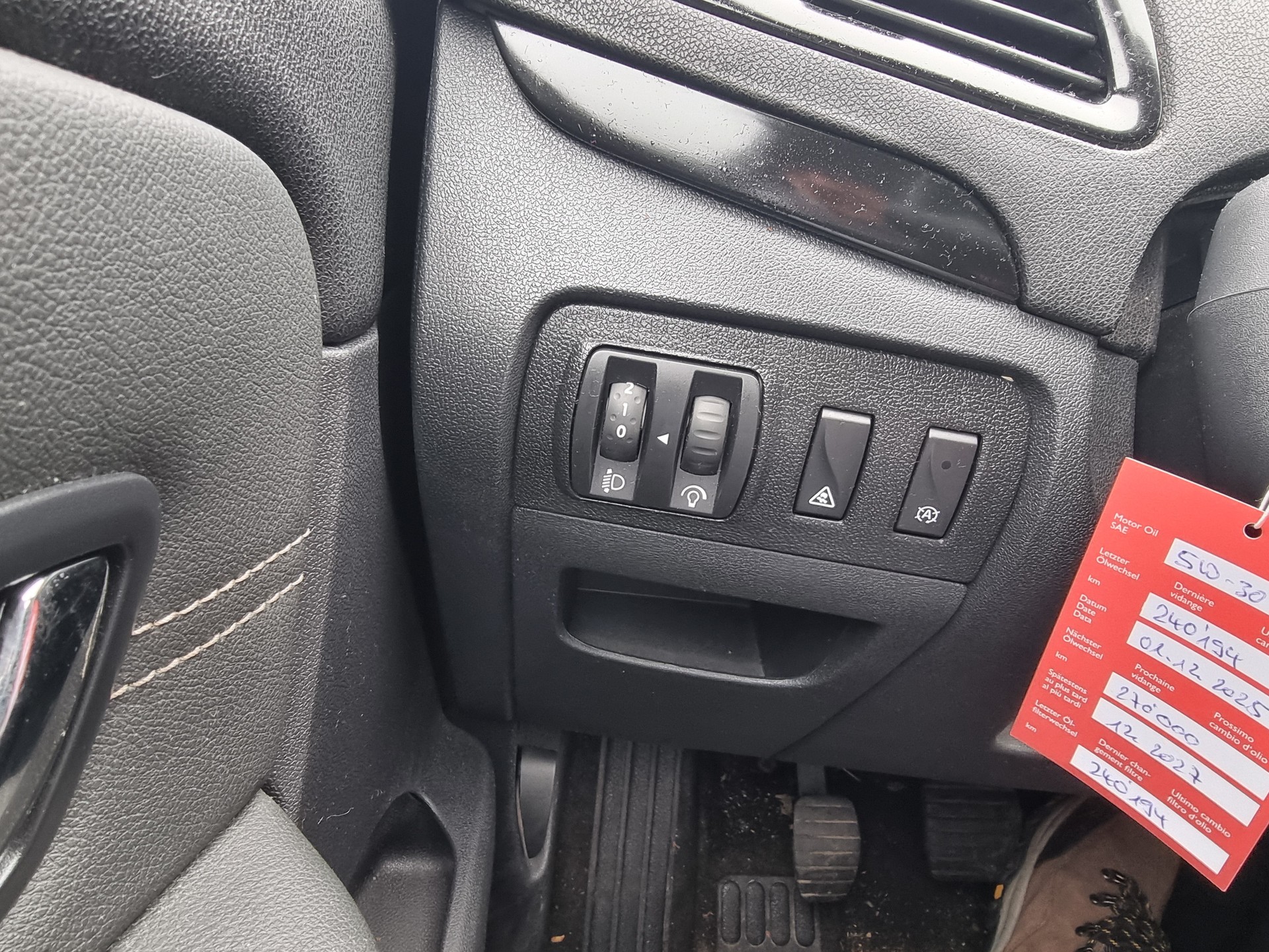 RENAULT Grand Scénic 1.6 dCi Swiss Edition-image-12