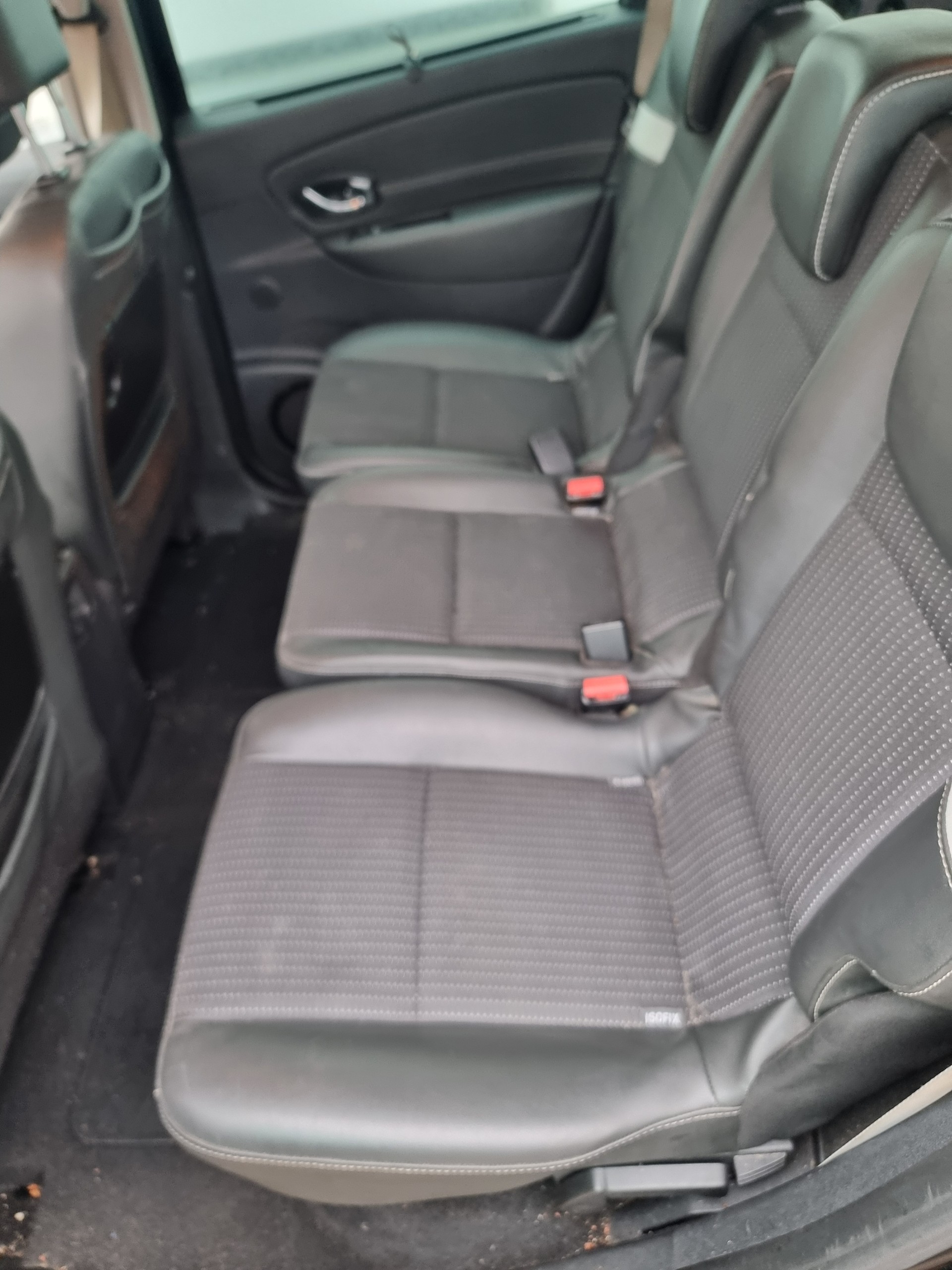 RENAULT Grand Scénic 1.6 dCi Swiss Edition-image-14