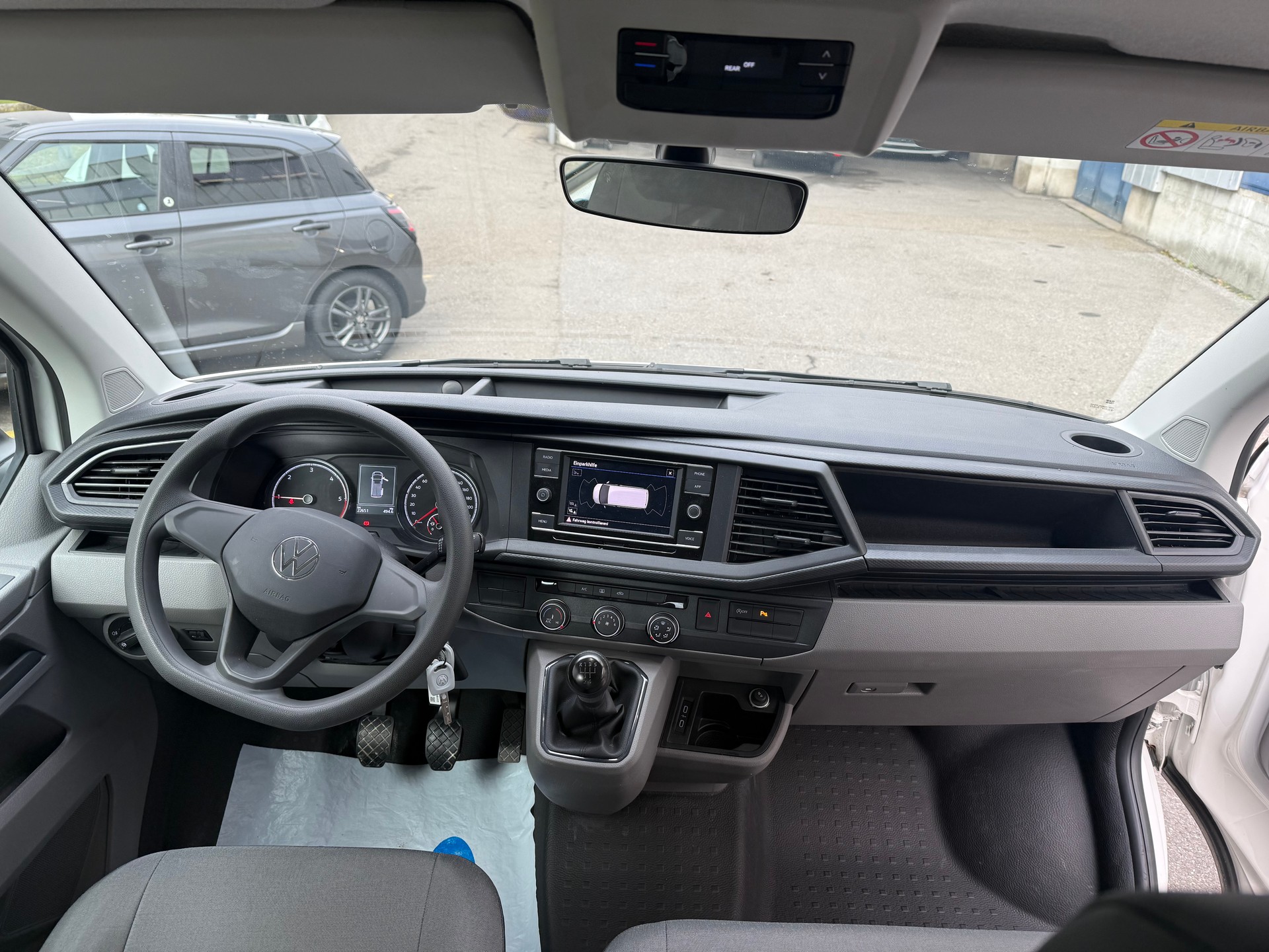 VW T6.1 2.0 TDI Entry-image-11