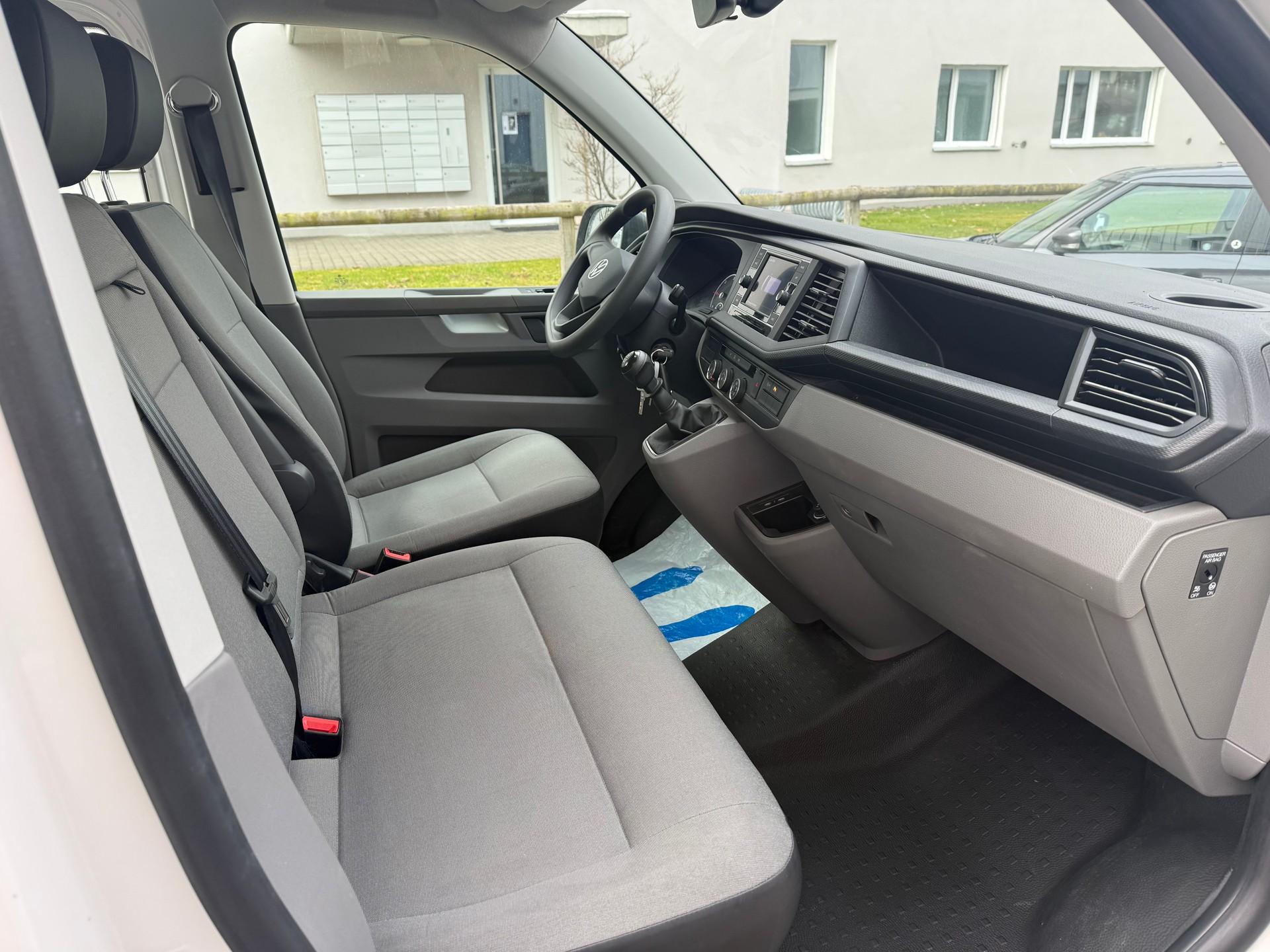 VW T6.1 2.0 TDI Entry-image-10