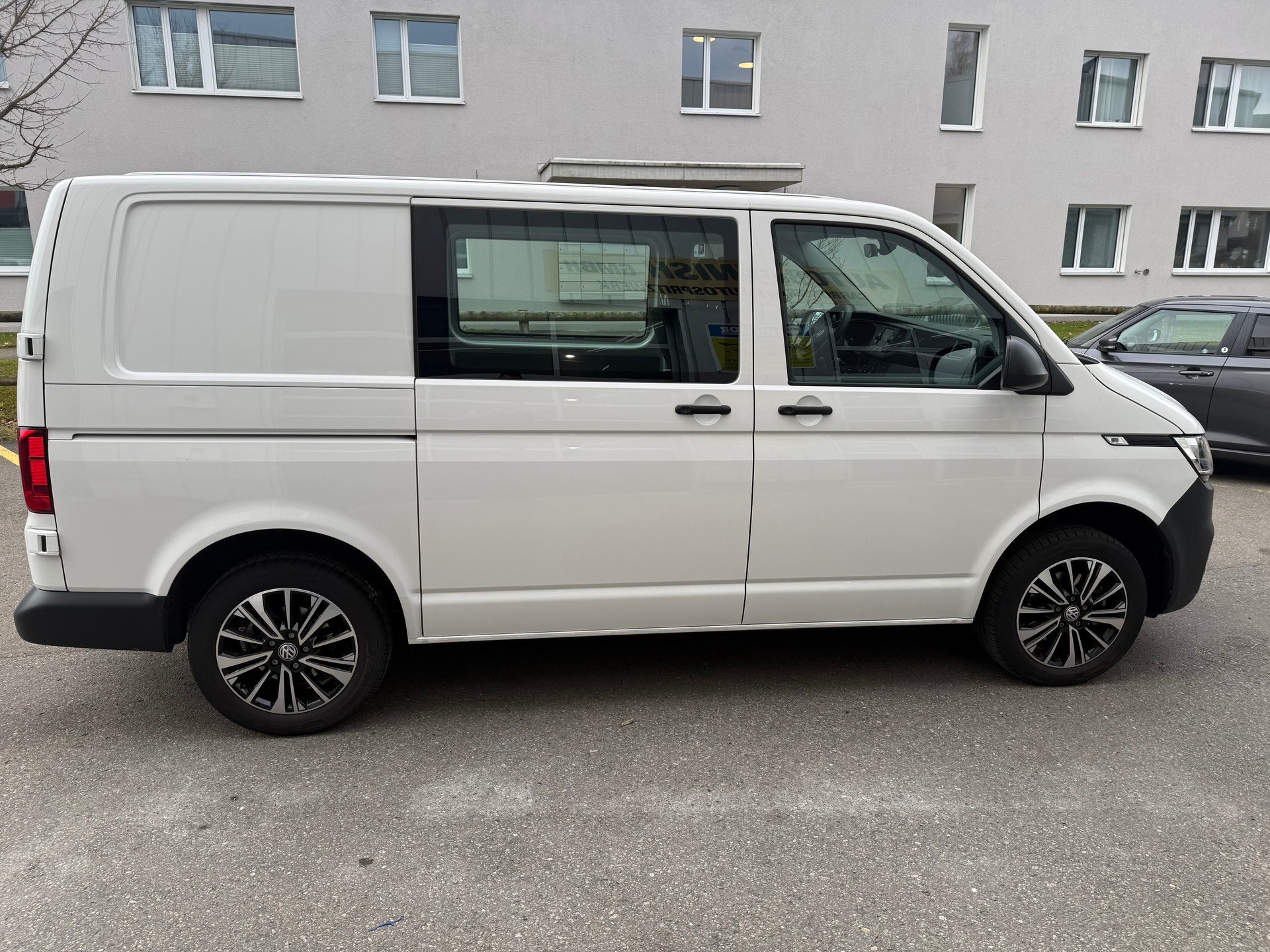 VW T6.1 2.0 TDI Entry-image-6
