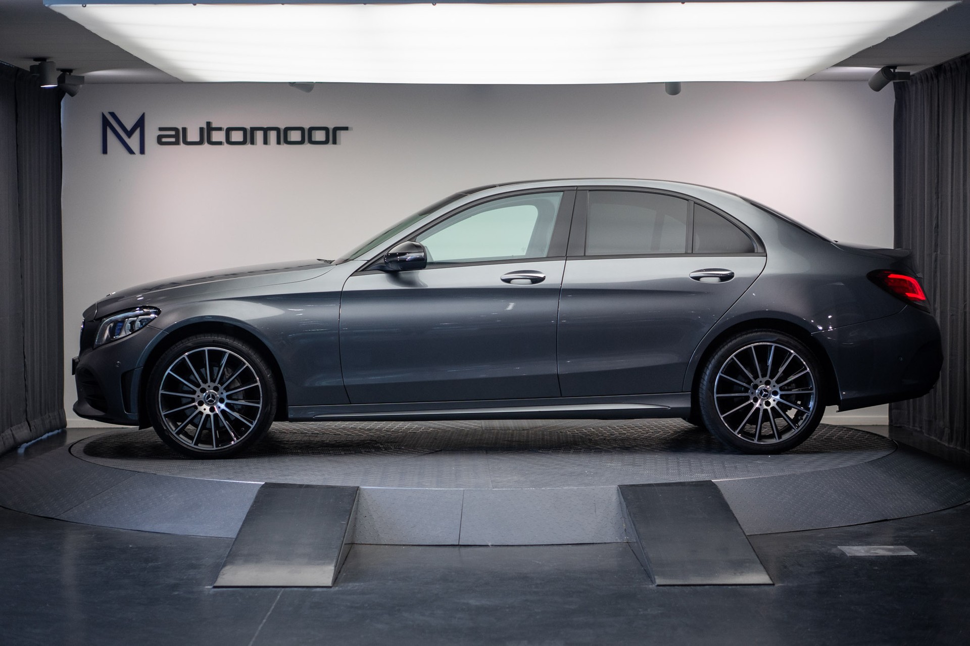 MERCEDES-BENZ C 200 Swiss Star AMG Line 4Matic 9G-Tronic-image-7