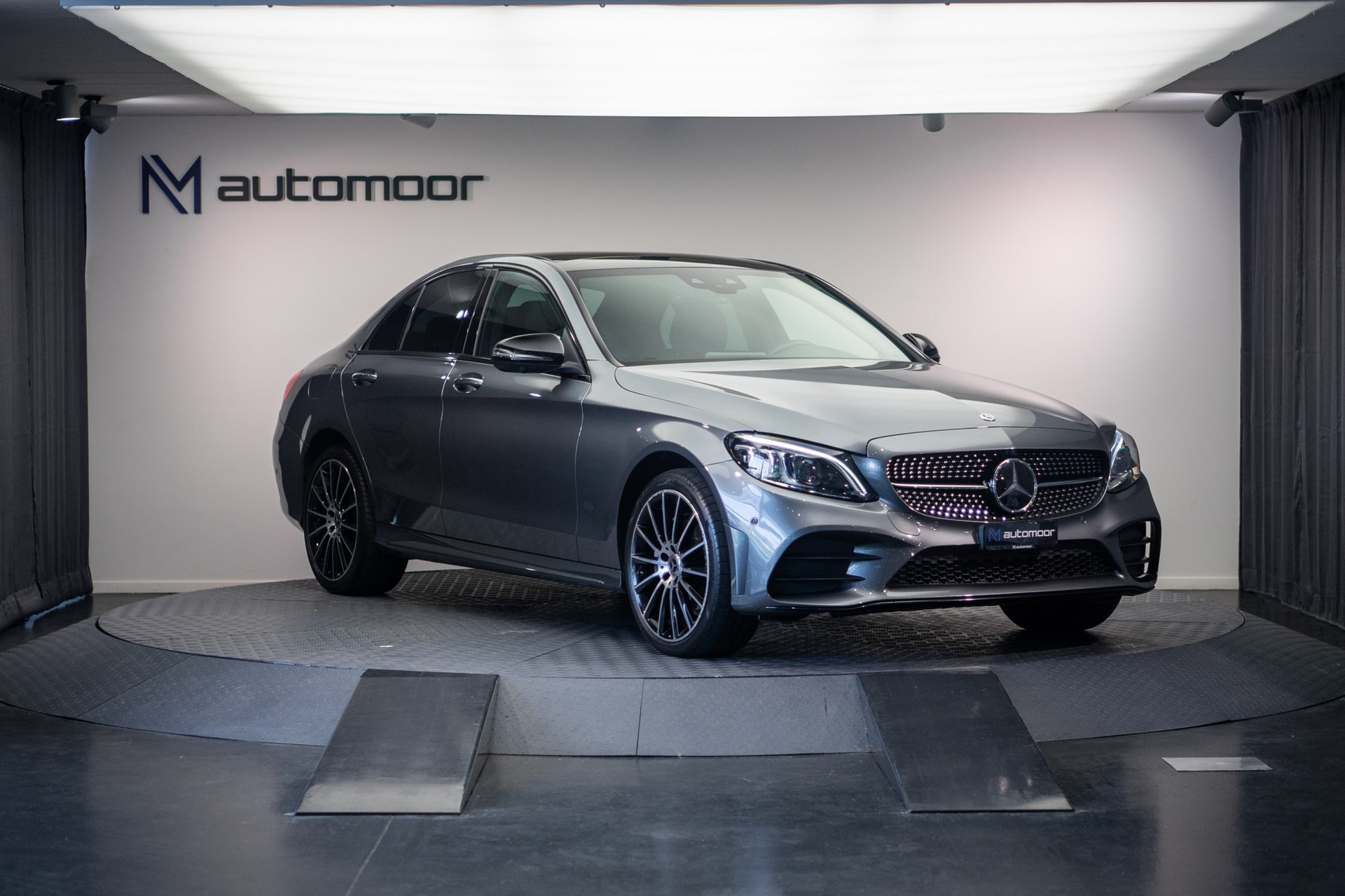 MERCEDES-BENZ C 200 Swiss Star AMG Line 4Matic 9G-Tronic-showroom-element-2