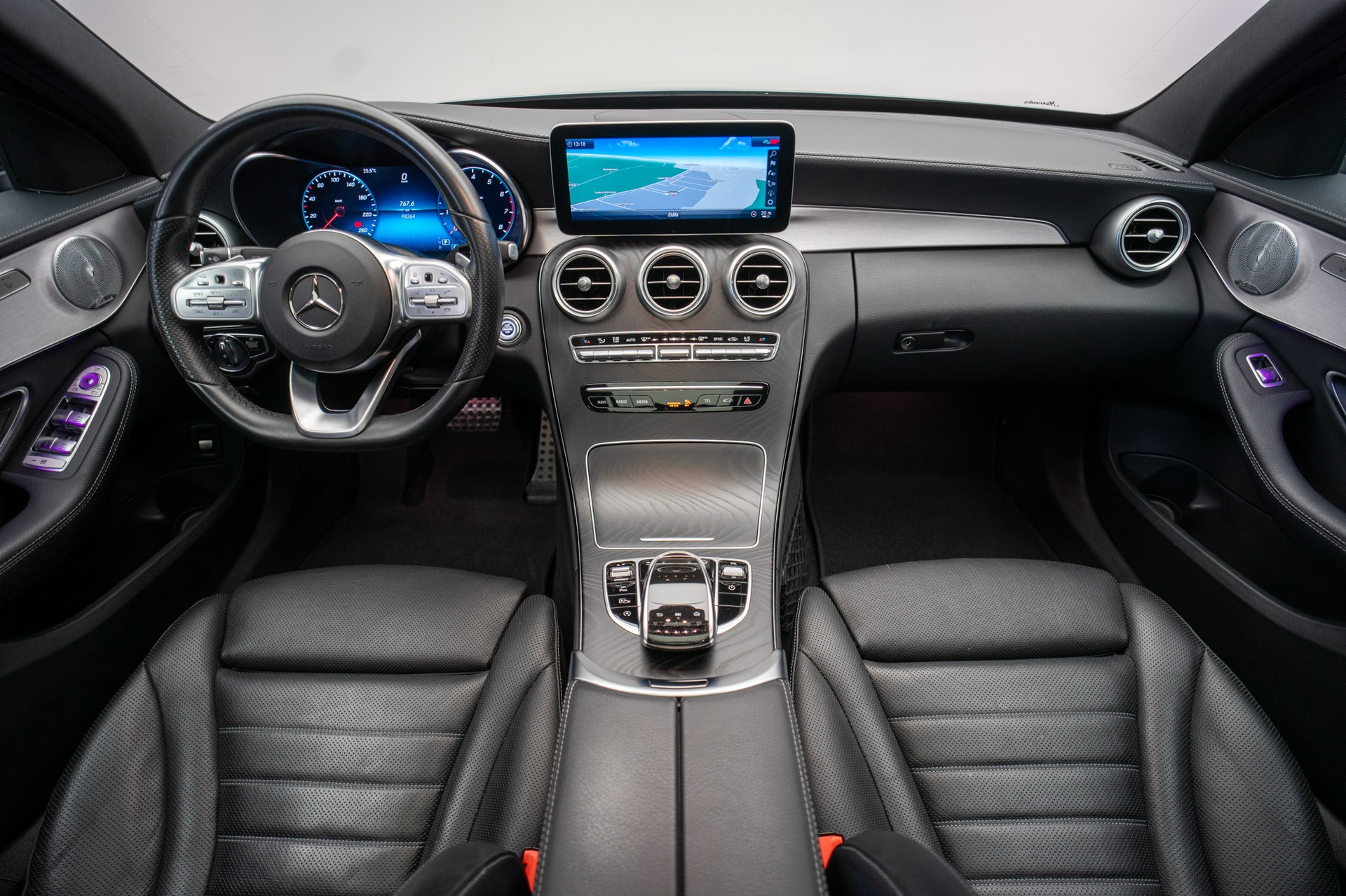 MERCEDES-BENZ C 200 Swiss Star AMG Line 4Matic 9G-Tronic-image-12