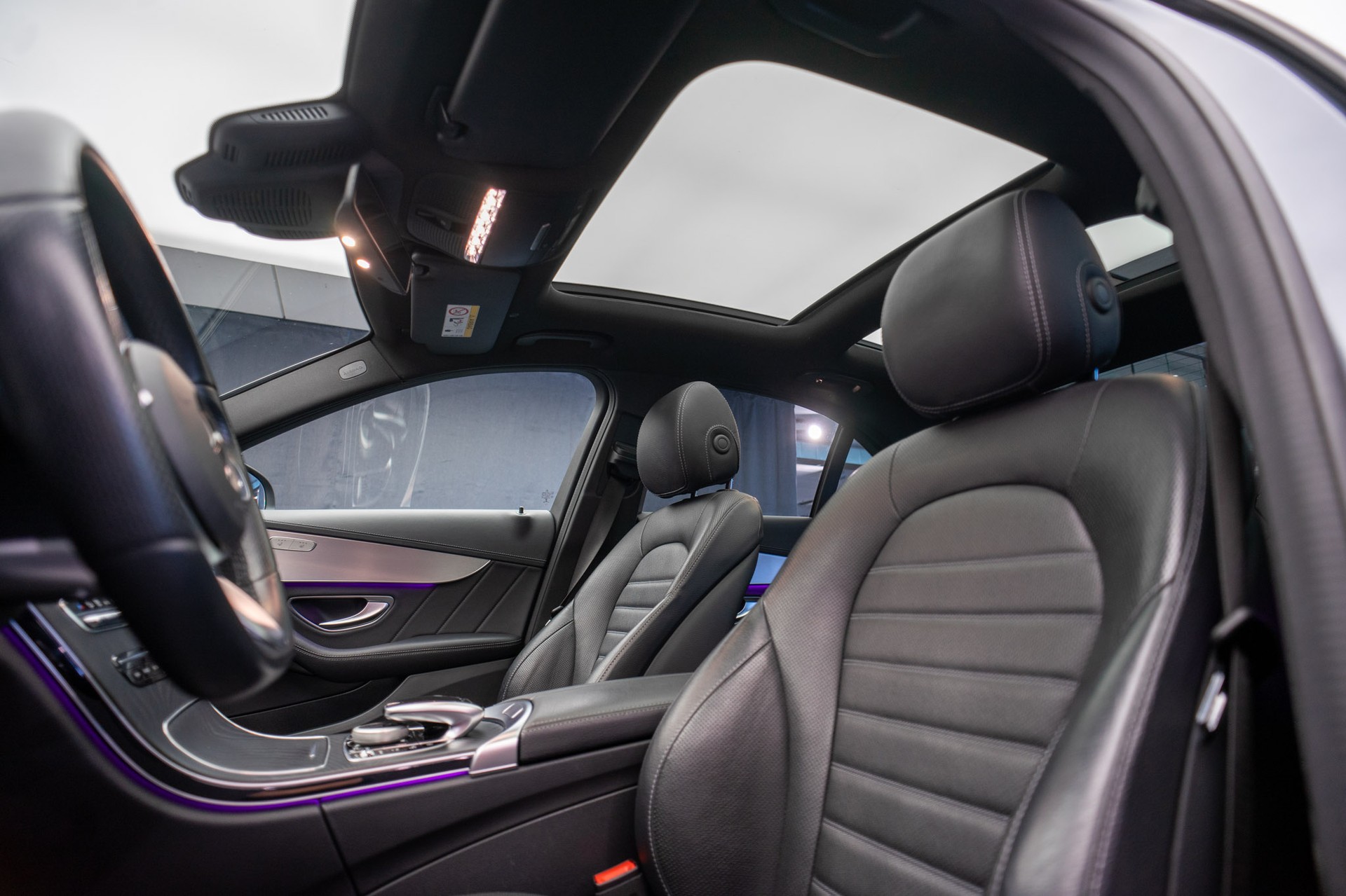 MERCEDES-BENZ C 200 Swiss Star AMG Line 4Matic 9G-Tronic-image-16
