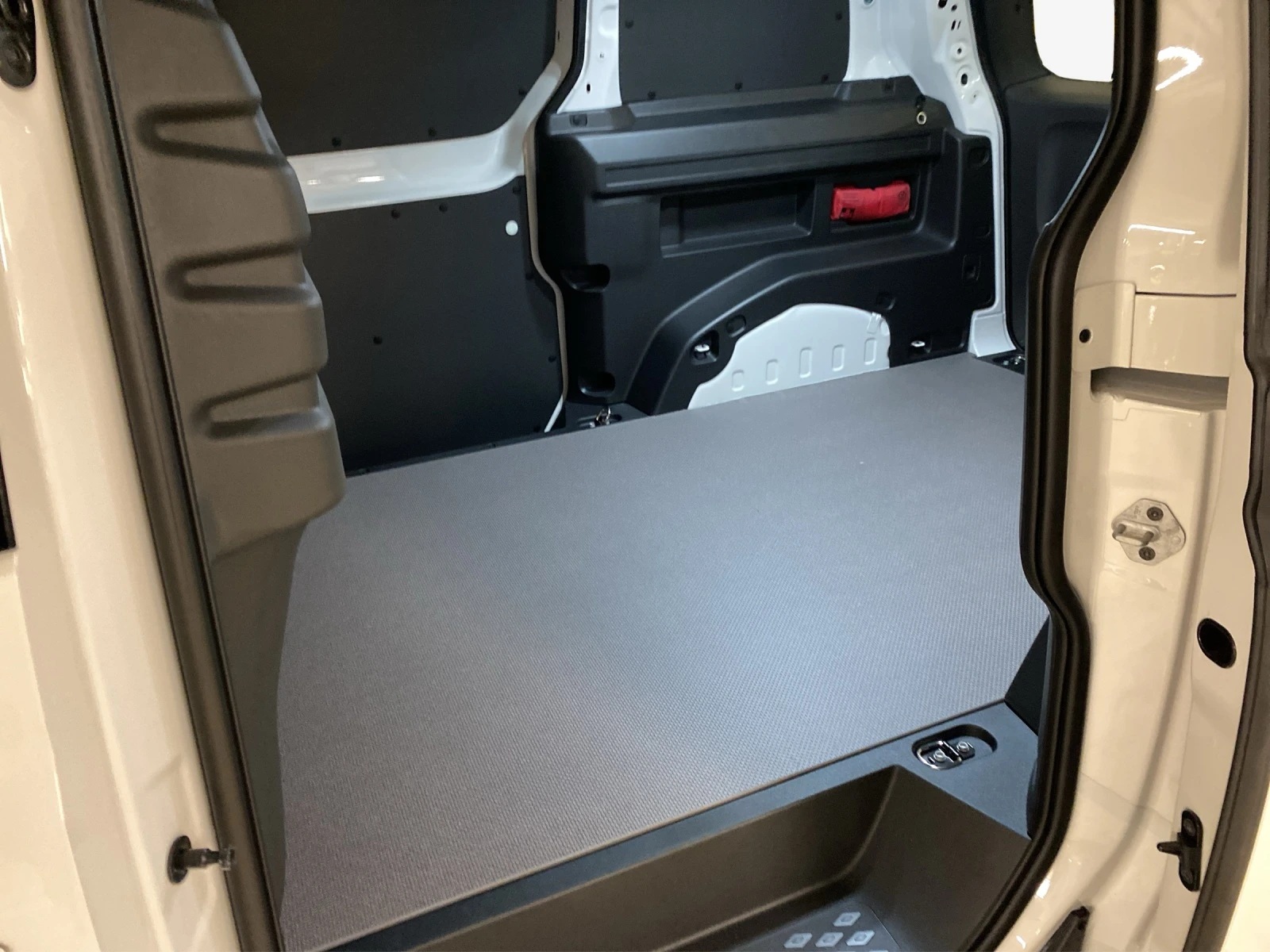 VW ID. Buzz Cargo-image-9