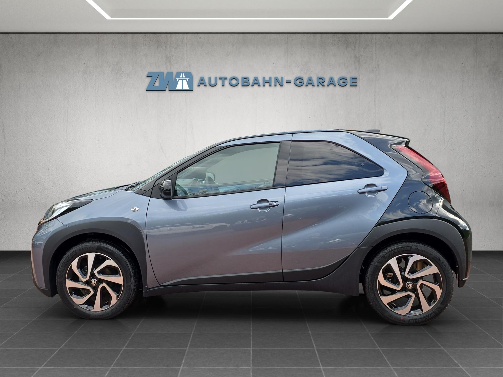 TOYOTA Aygo X 1.0 VVT-i Trend-image-1
