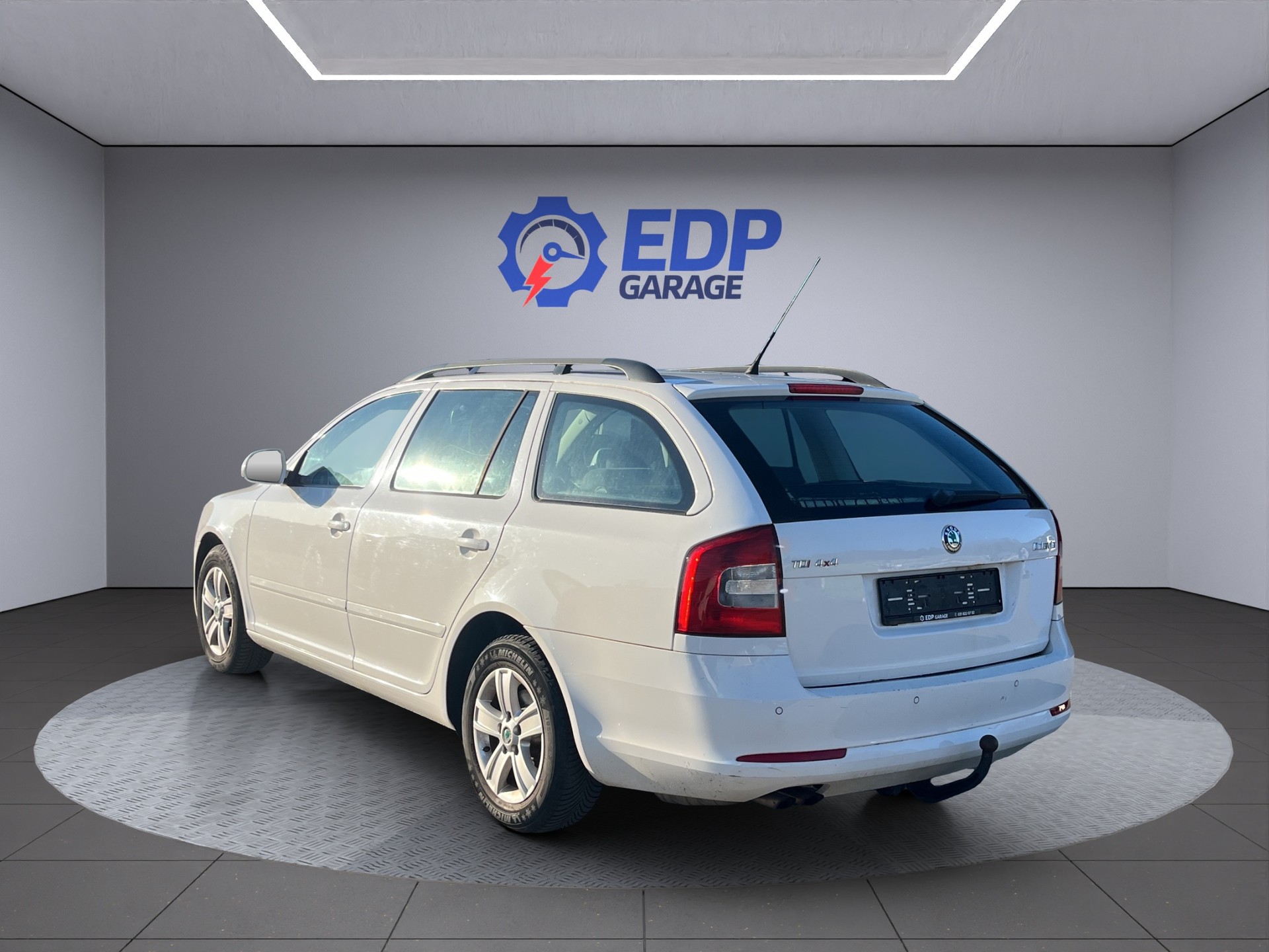SKODA Octavia Combi 2.0 TDI Ambition 4x4 DSG-image-7