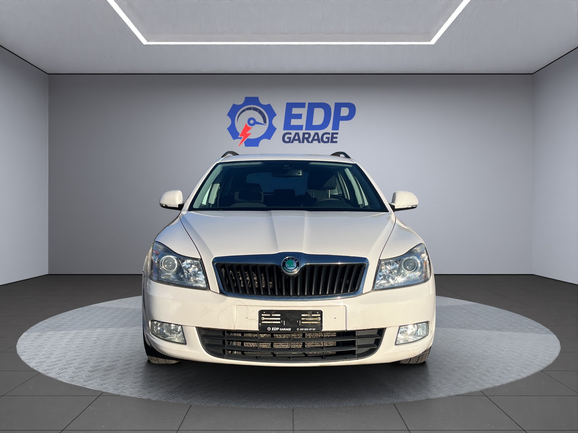 SKODA Octavia Combi 2.0 TDI Ambition 4x4 DSG-showroom-element-2