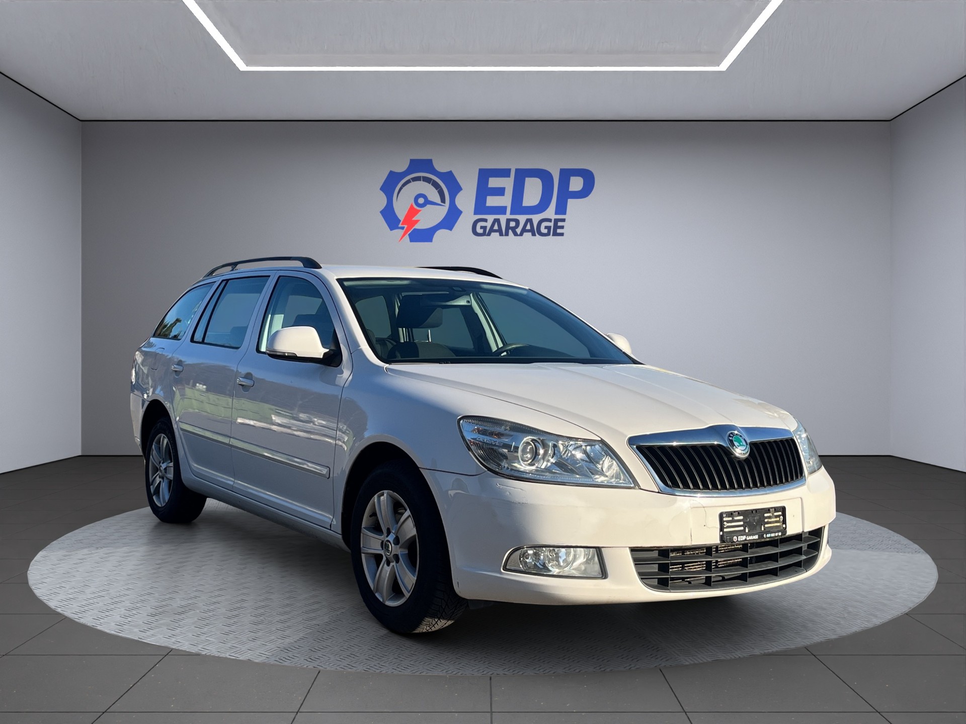 SKODA Octavia Combi 2.0 TDI Ambition 4x4 DSG-showroom-element-3