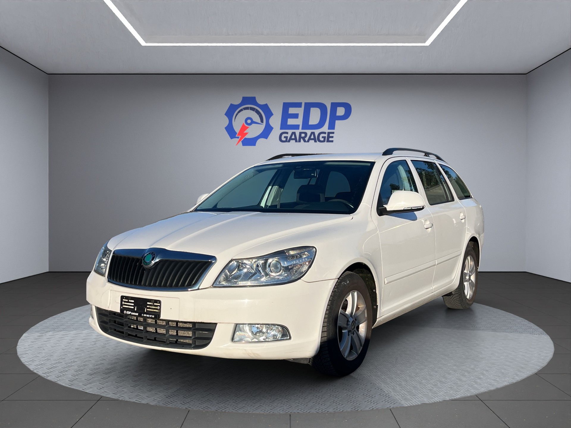 SKODA Octavia Combi 2.0 TDI Ambition 4x4 DSG-showroom-element-1