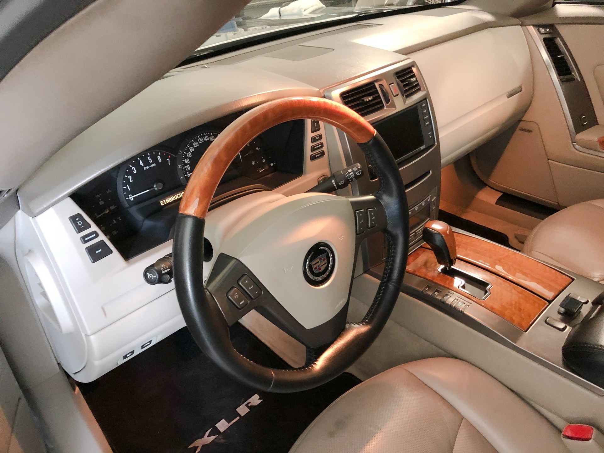CADILLAC XLR 4.6 32V-image-6