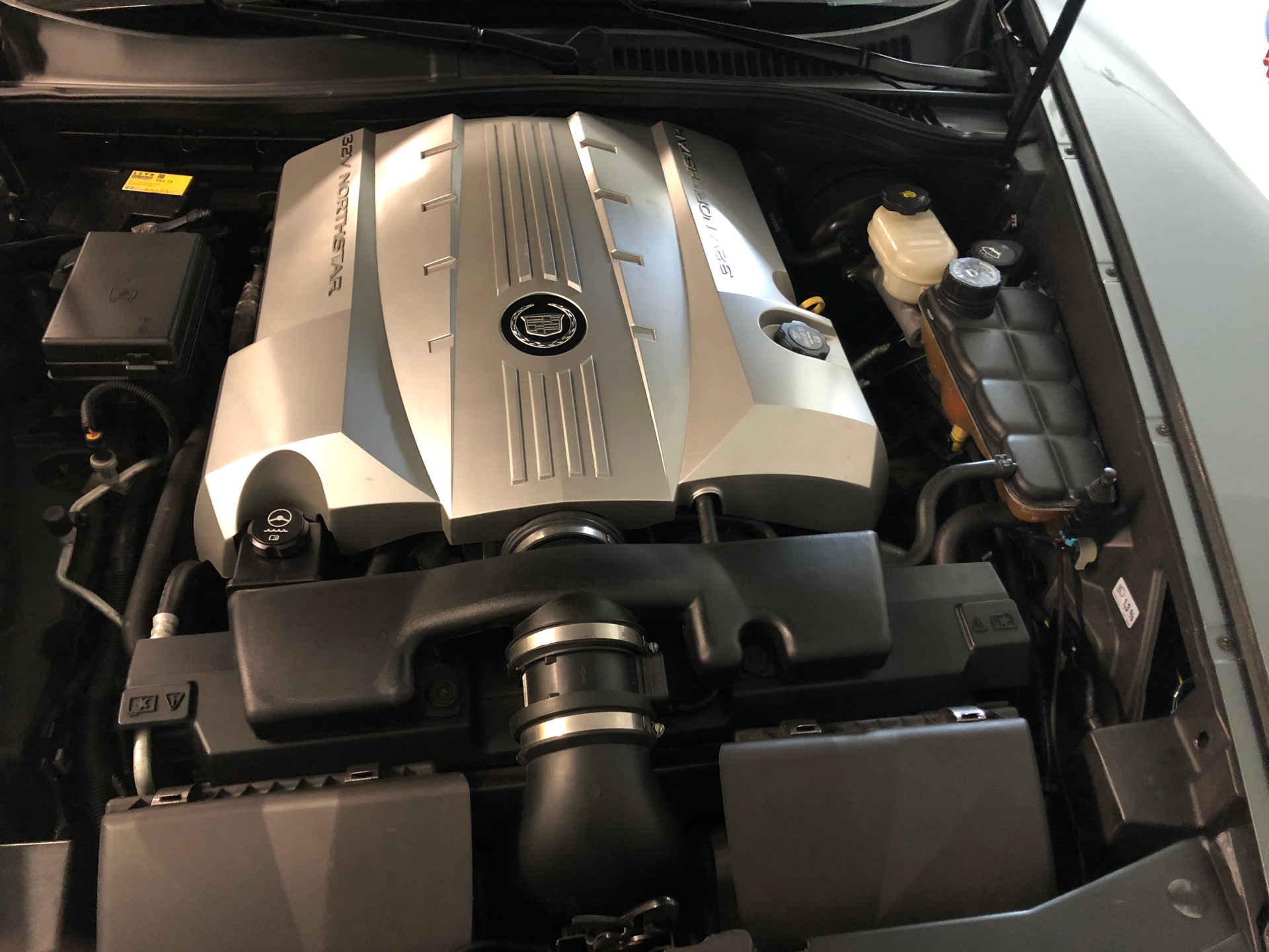 CADILLAC XLR 4.6 32V-image-17