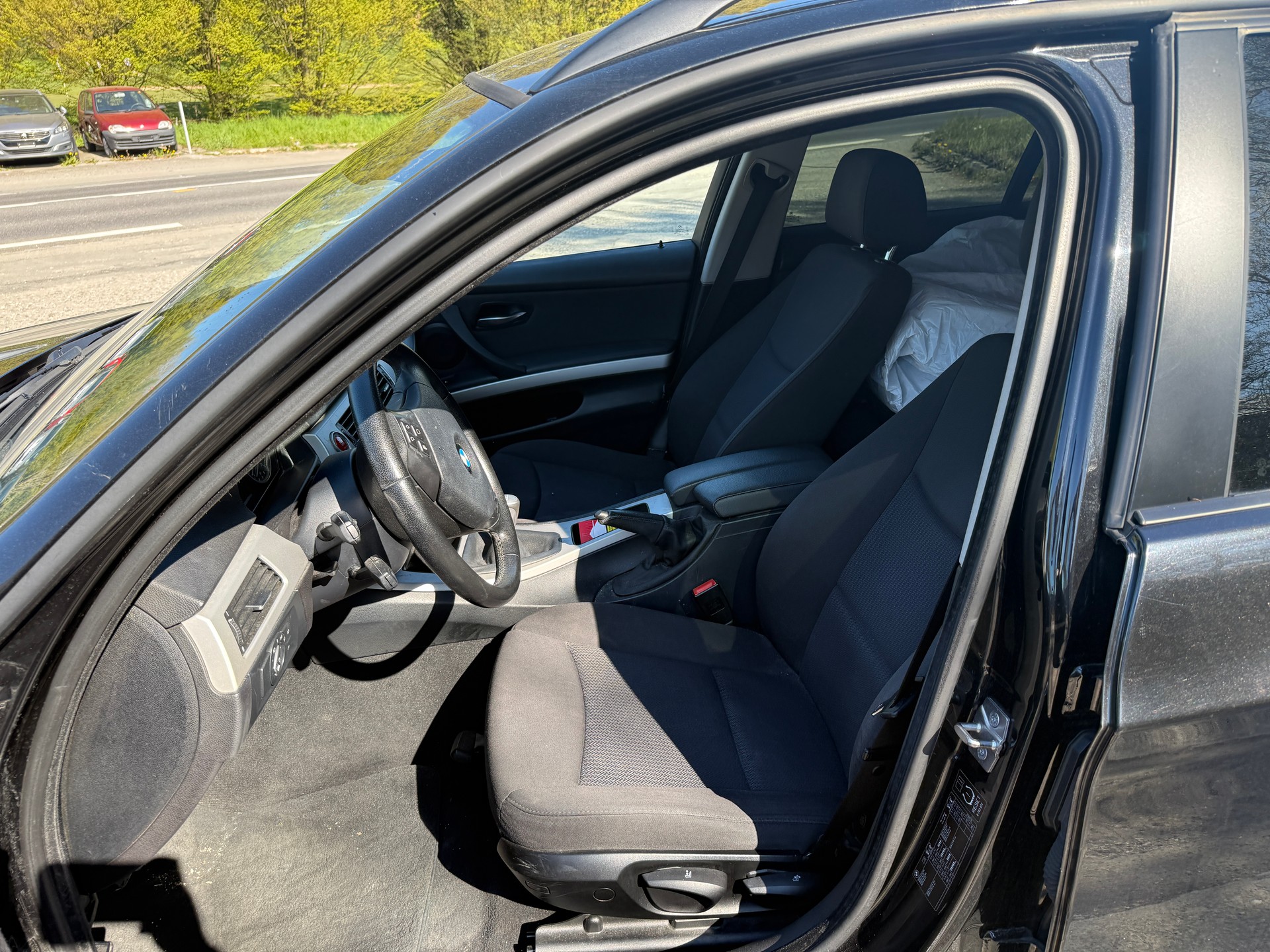 BMW 318i Touring Dynamic Edition Steptronic-image-10