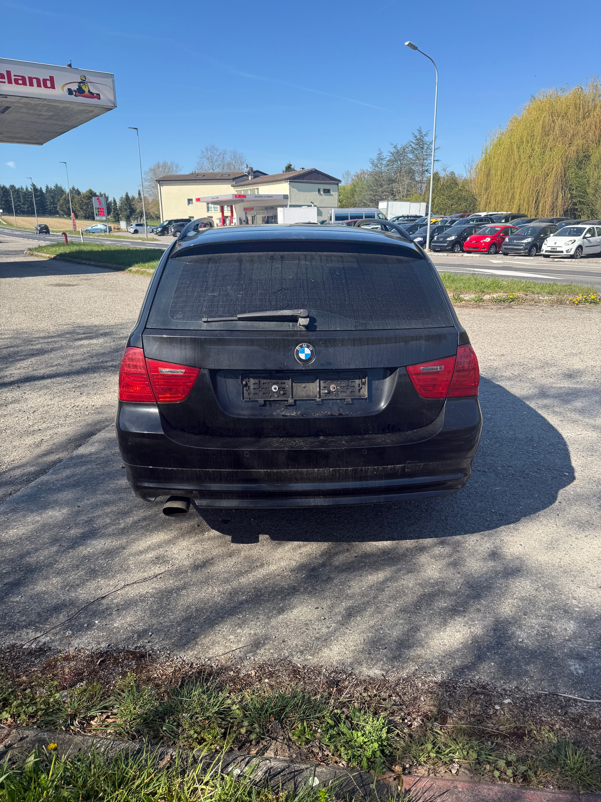 BMW 318i Touring Dynamic Edition Steptronic-image-5