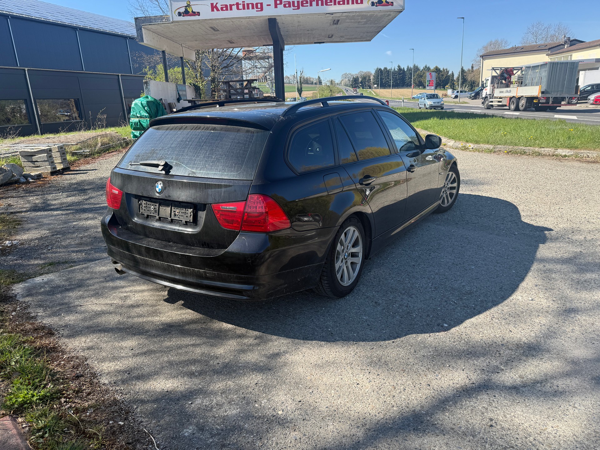 BMW 318i Touring Dynamic Edition Steptronic-image-6