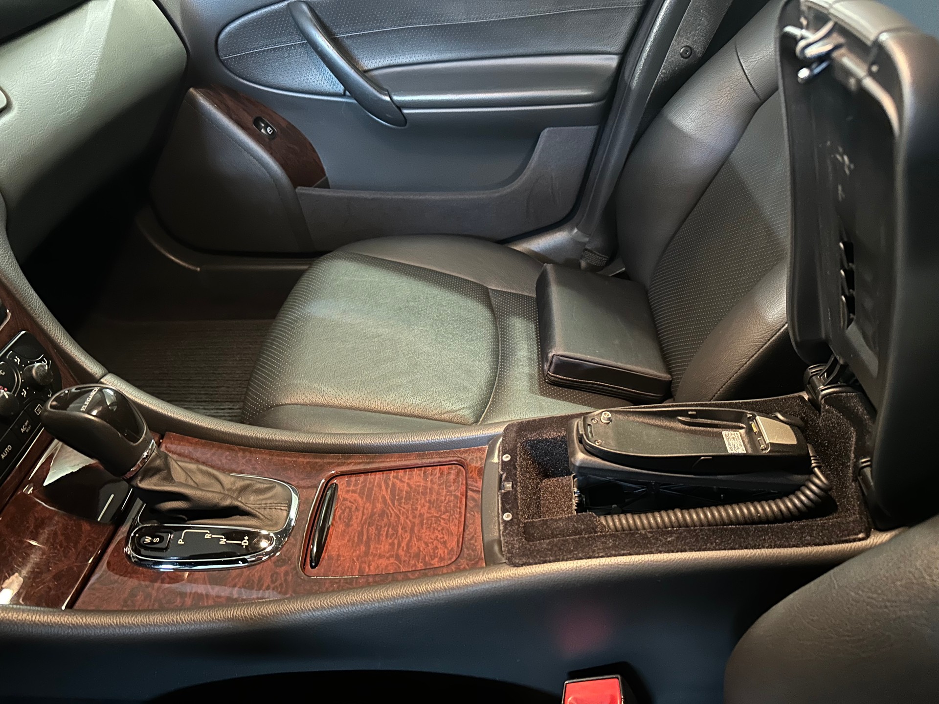 MERCEDES-BENZ C 240 Elégance 4Matic Automatic-image-14