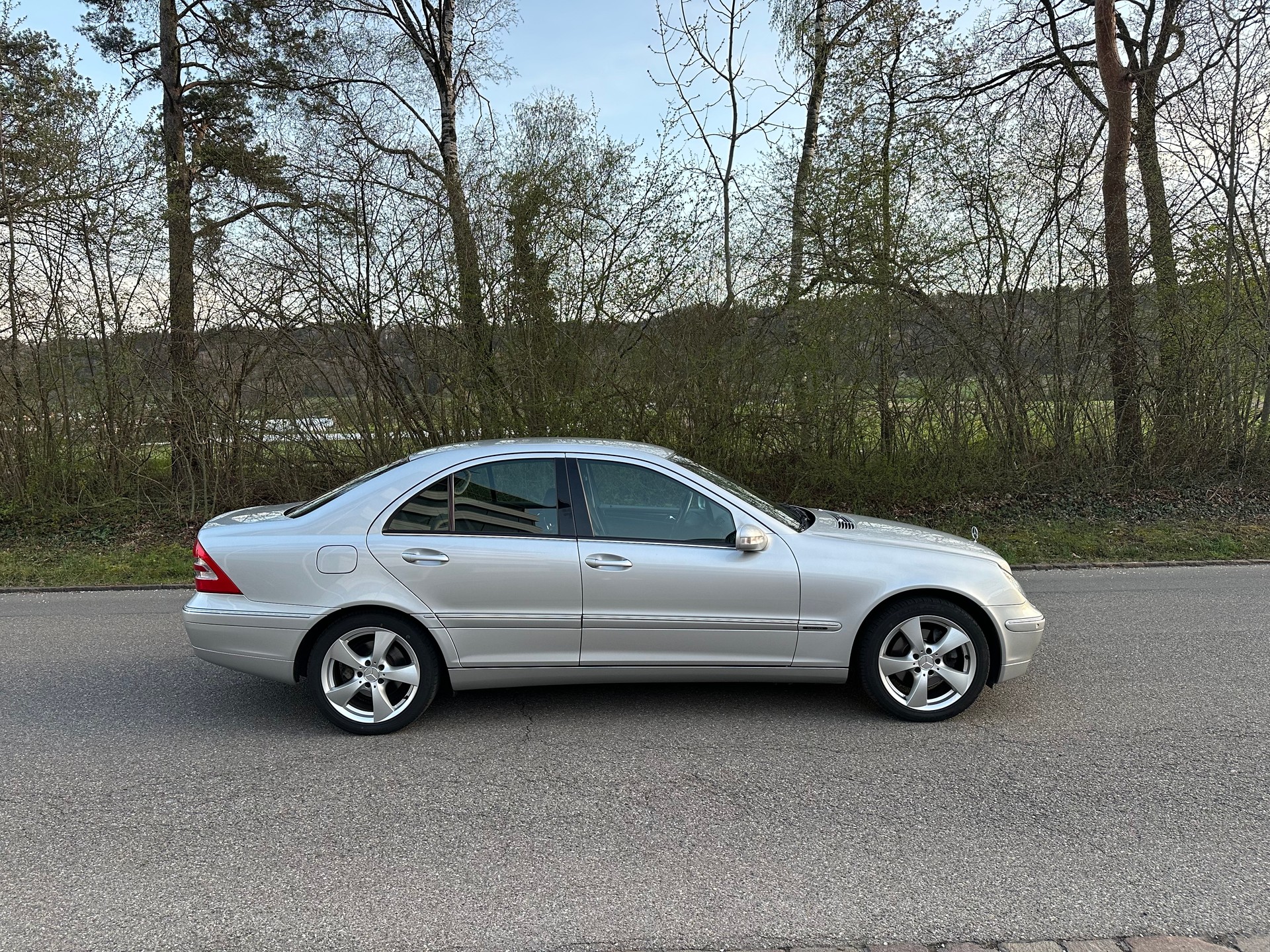 MERCEDES-BENZ C 240 Elégance 4Matic Automatic-image-5