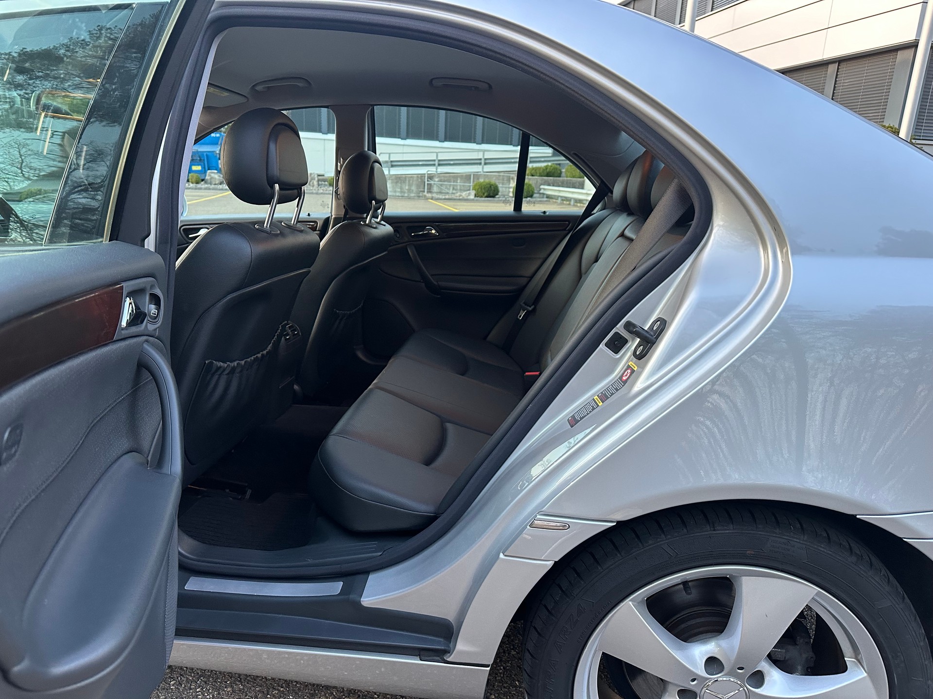 MERCEDES-BENZ C 240 Elégance 4Matic Automatic-image-10