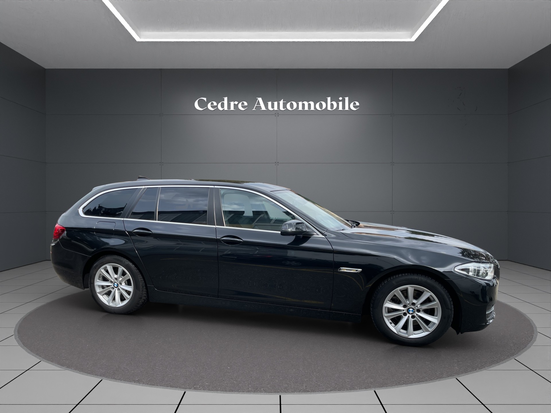 BMW 520d Touring xDrive Steptronic-image-4
