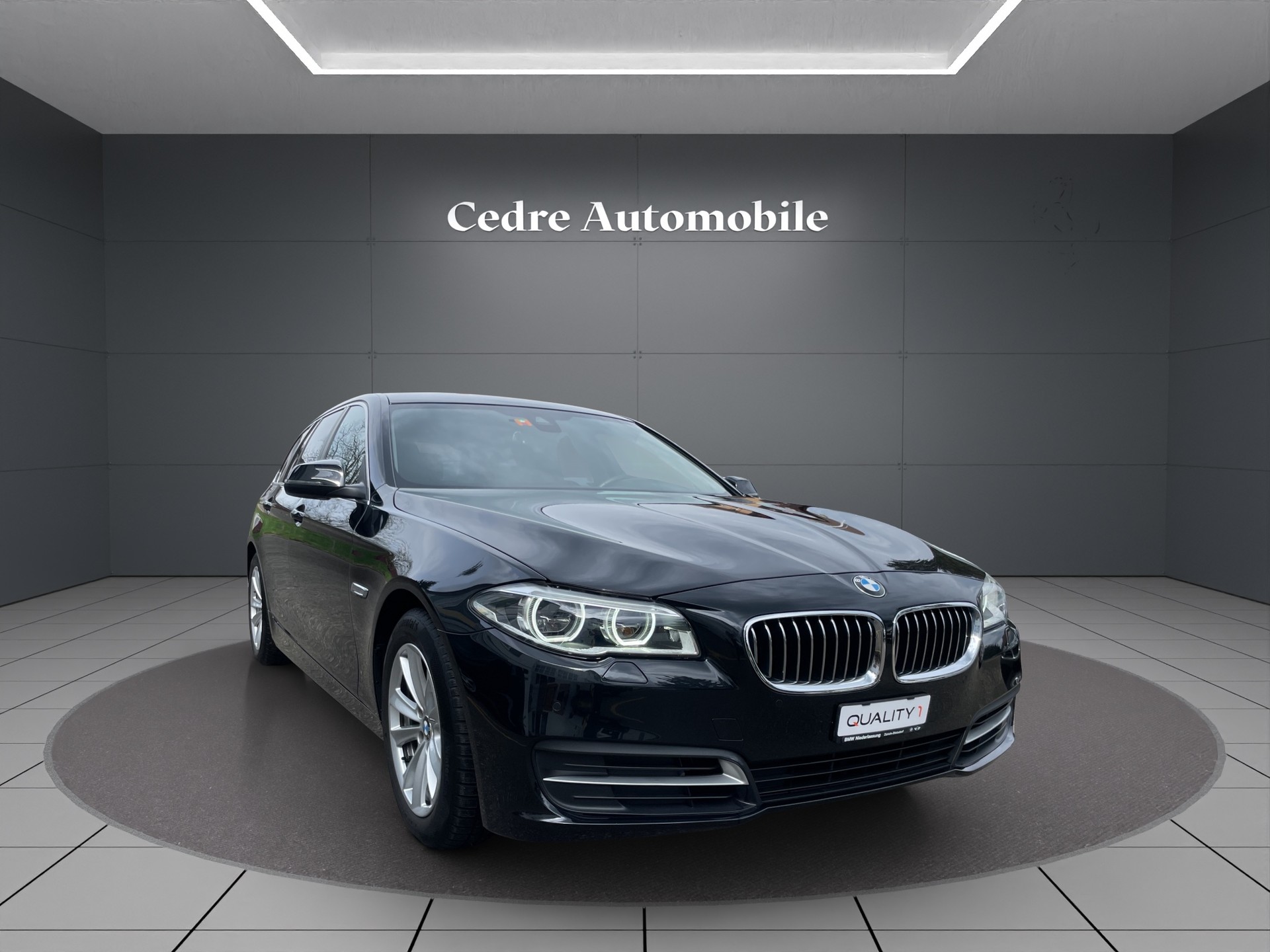 BMW 520d Touring xDrive Steptronic-showroom-element-1
