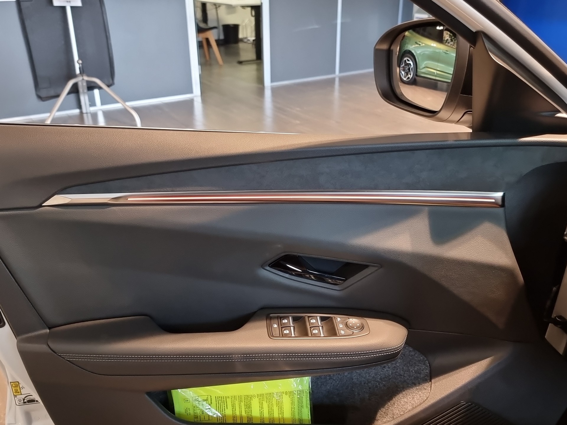 MITSUBISHI Eclipse Cross Instyle-image-11