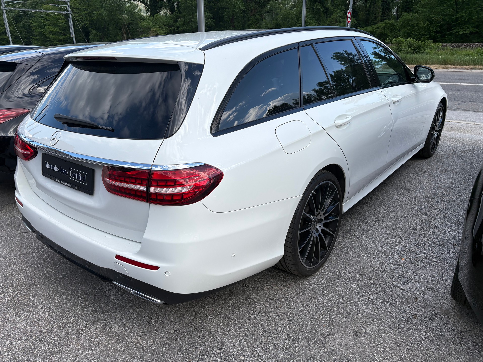 MERCEDES-BENZ E 450 T 4Matic AMG Line 9G-Tronic-image-4