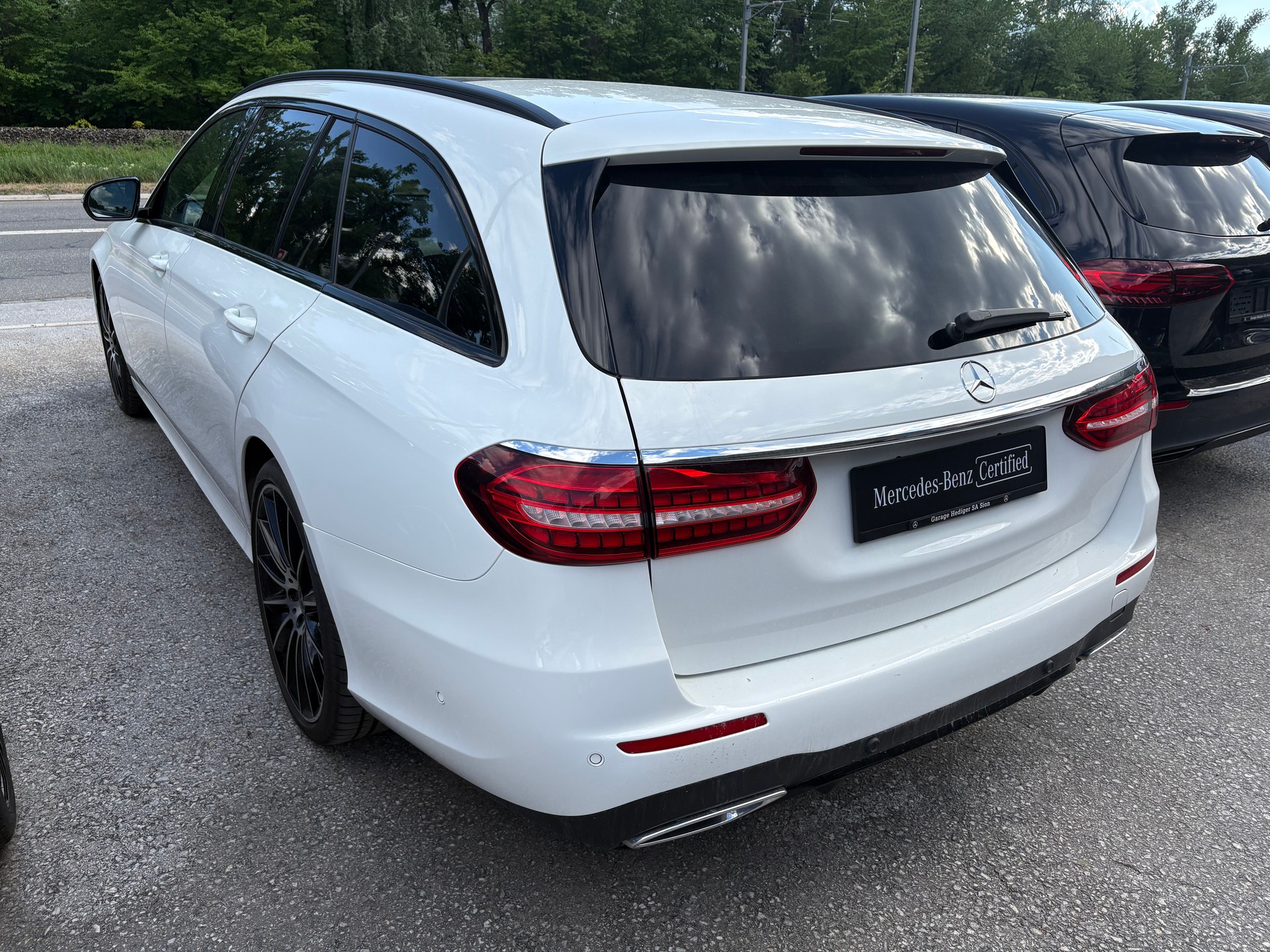 MERCEDES-BENZ E 450 T 4Matic AMG Line 9G-Tronic-showroom-element-3