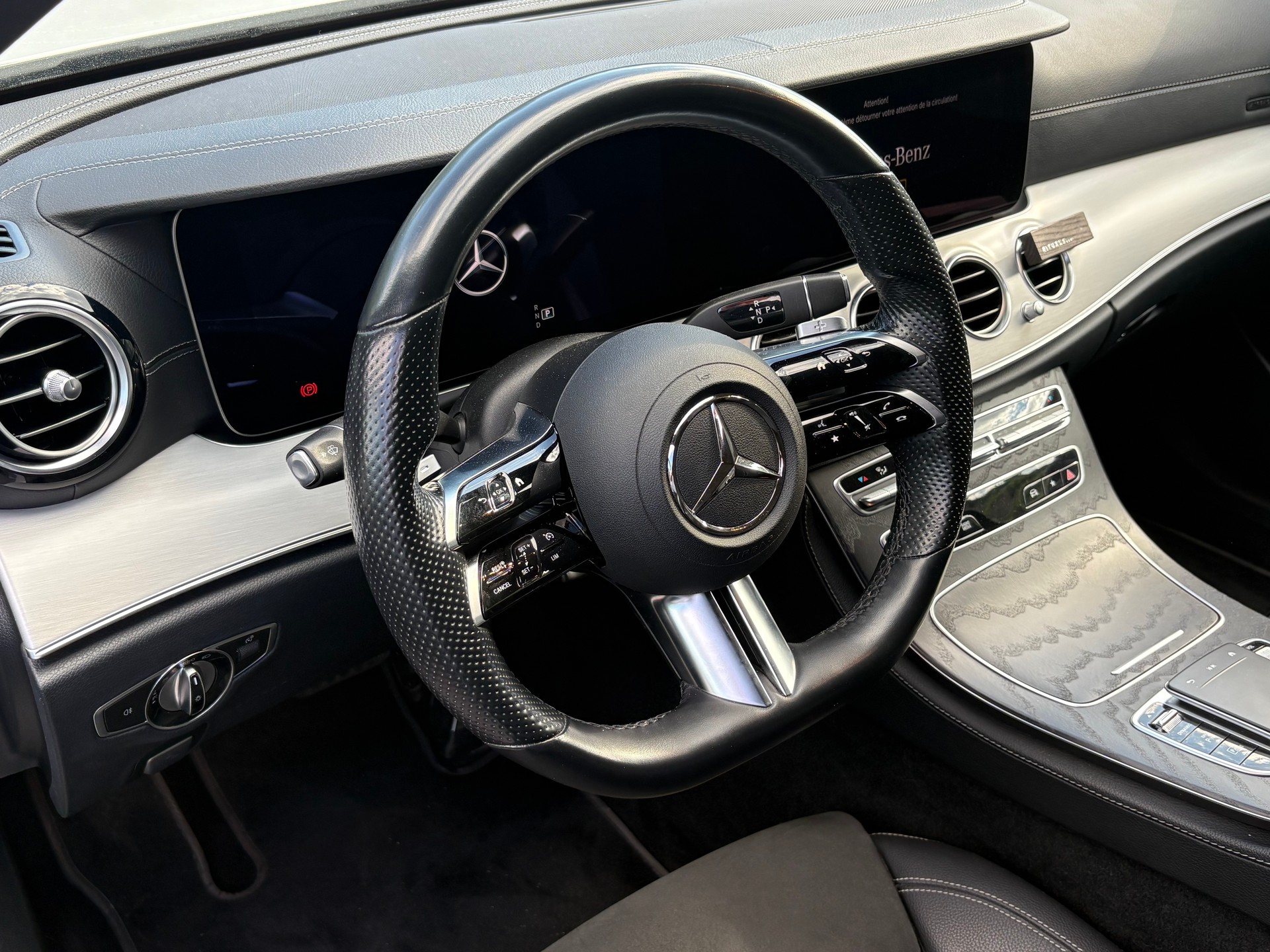 MERCEDES-BENZ E 450 T 4Matic AMG Line 9G-Tronic-image-6