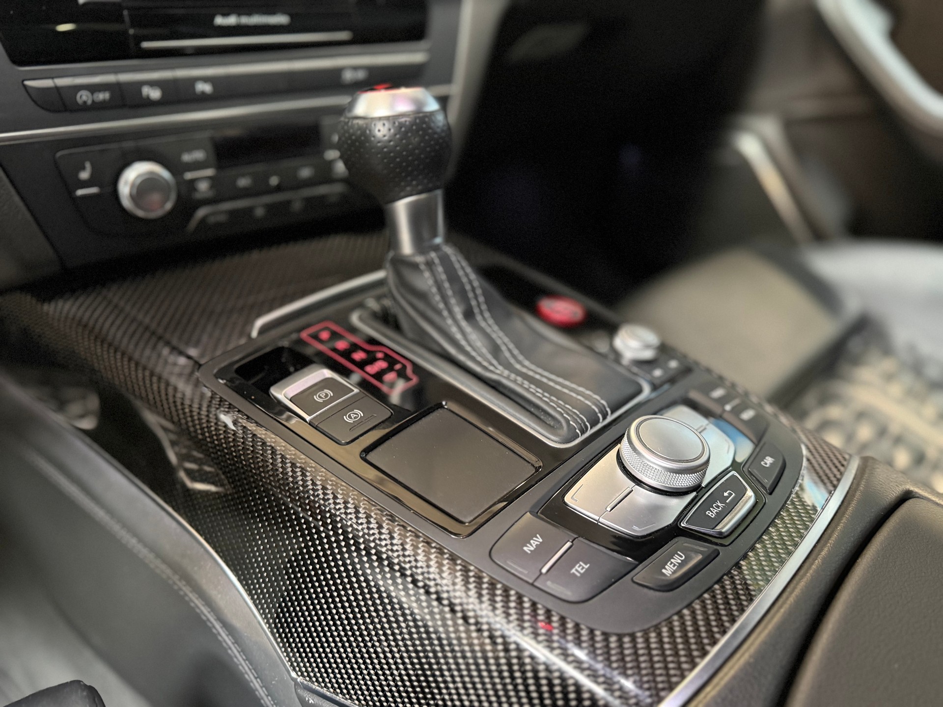 AUDI RS6 Avant 4.0 TFSI V8 performance quattro-image-10