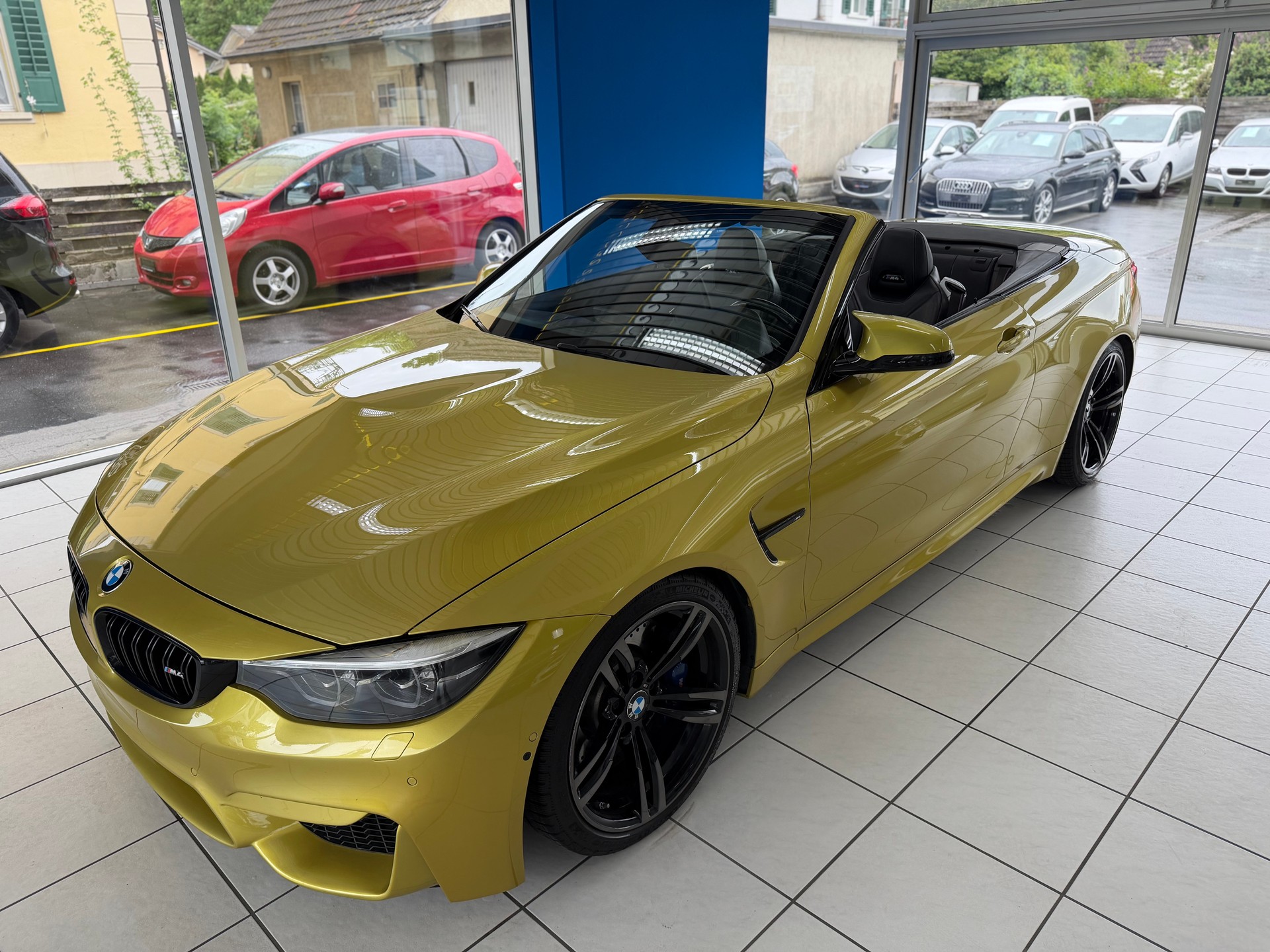 BMW M4 Cabriolet Drivelogic M Competition-image-8