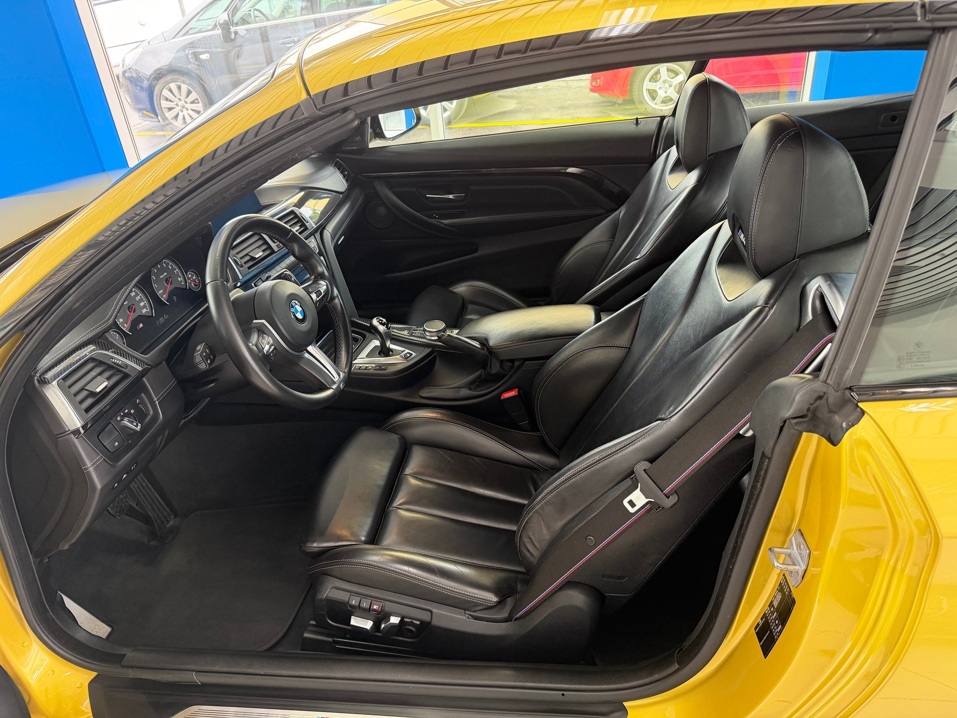 BMW M4 Cabriolet Drivelogic M Competition-image-13