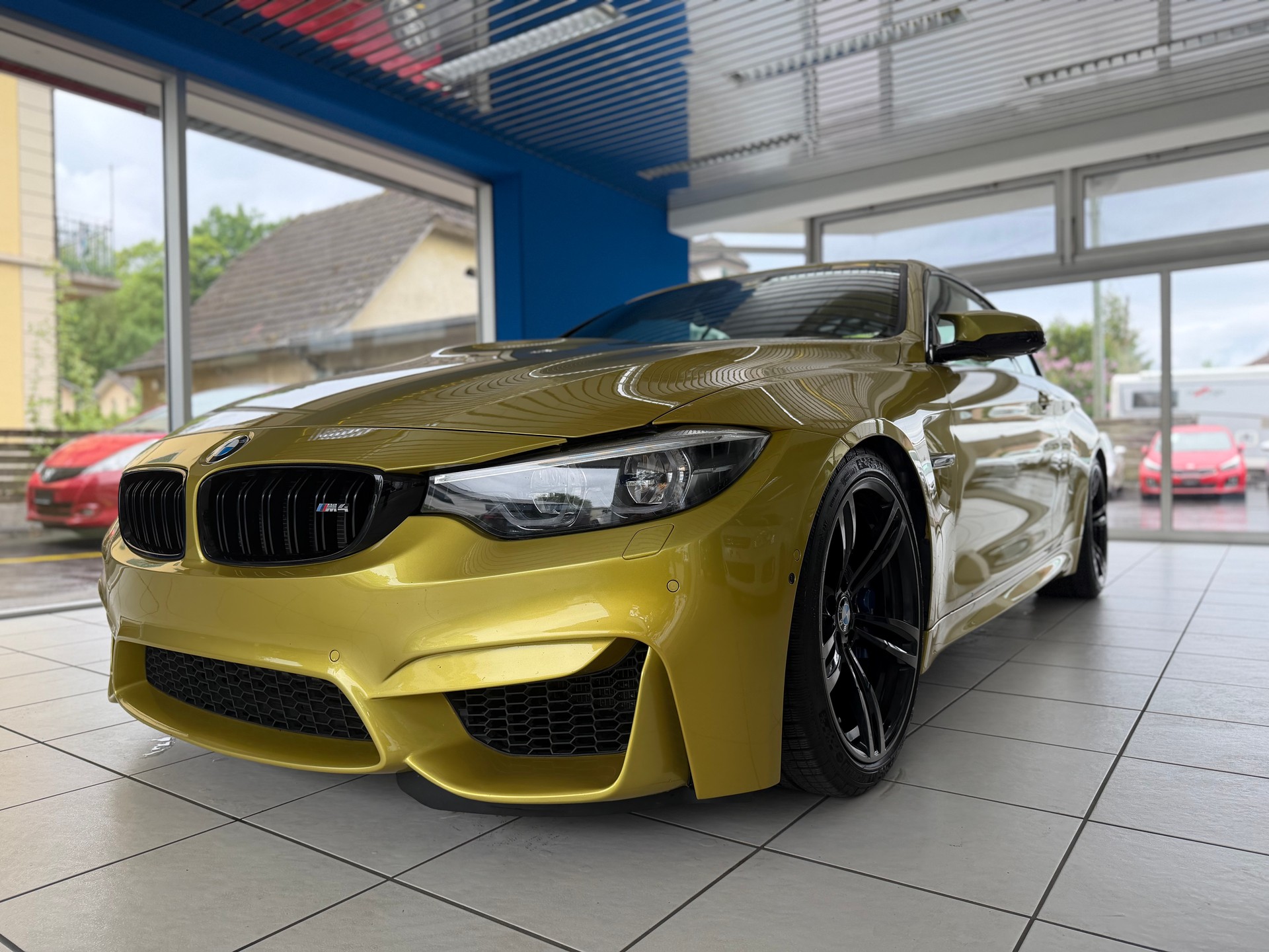 BMW M4 Cabriolet Drivelogic M Competition-showroom-element-1
